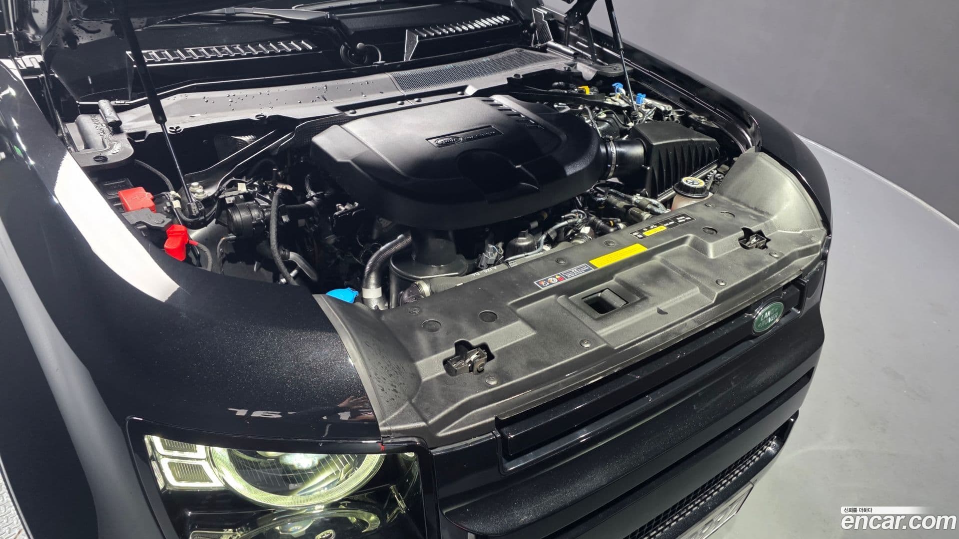 Main__Slider__Photo:Defender Land Rover 2024.11-5