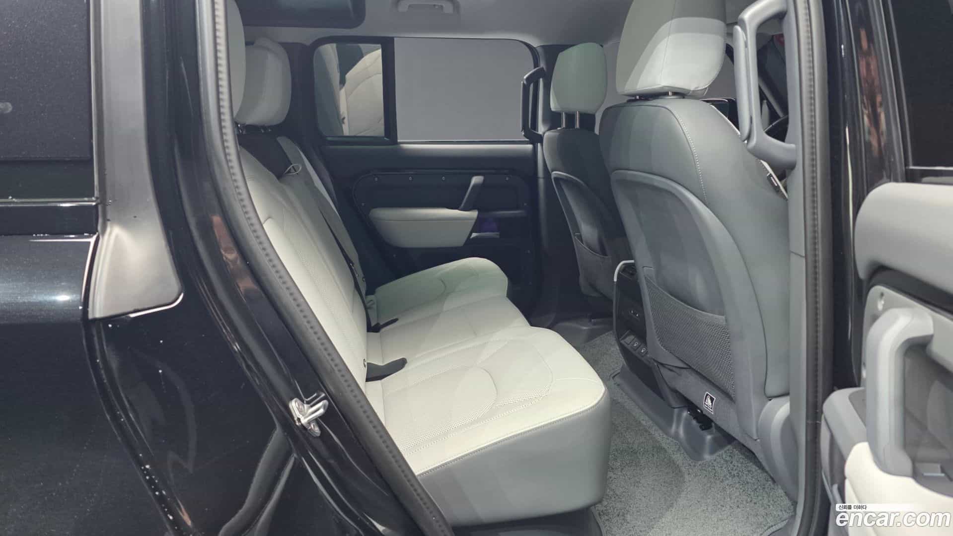 Defender Land Rover 2024.11-OPTION-016