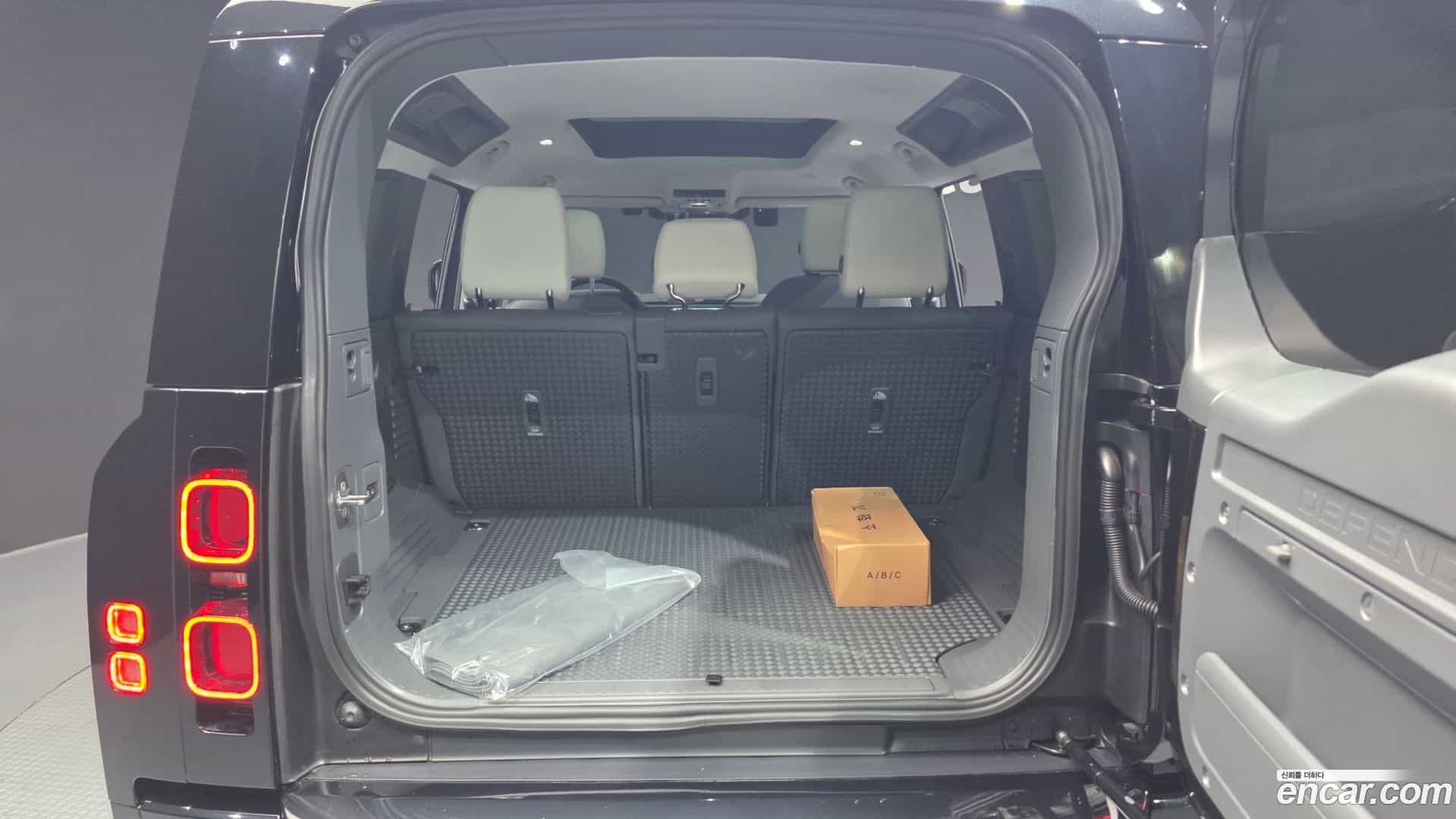 Defender Land Rover 2024.11-OPTION-024