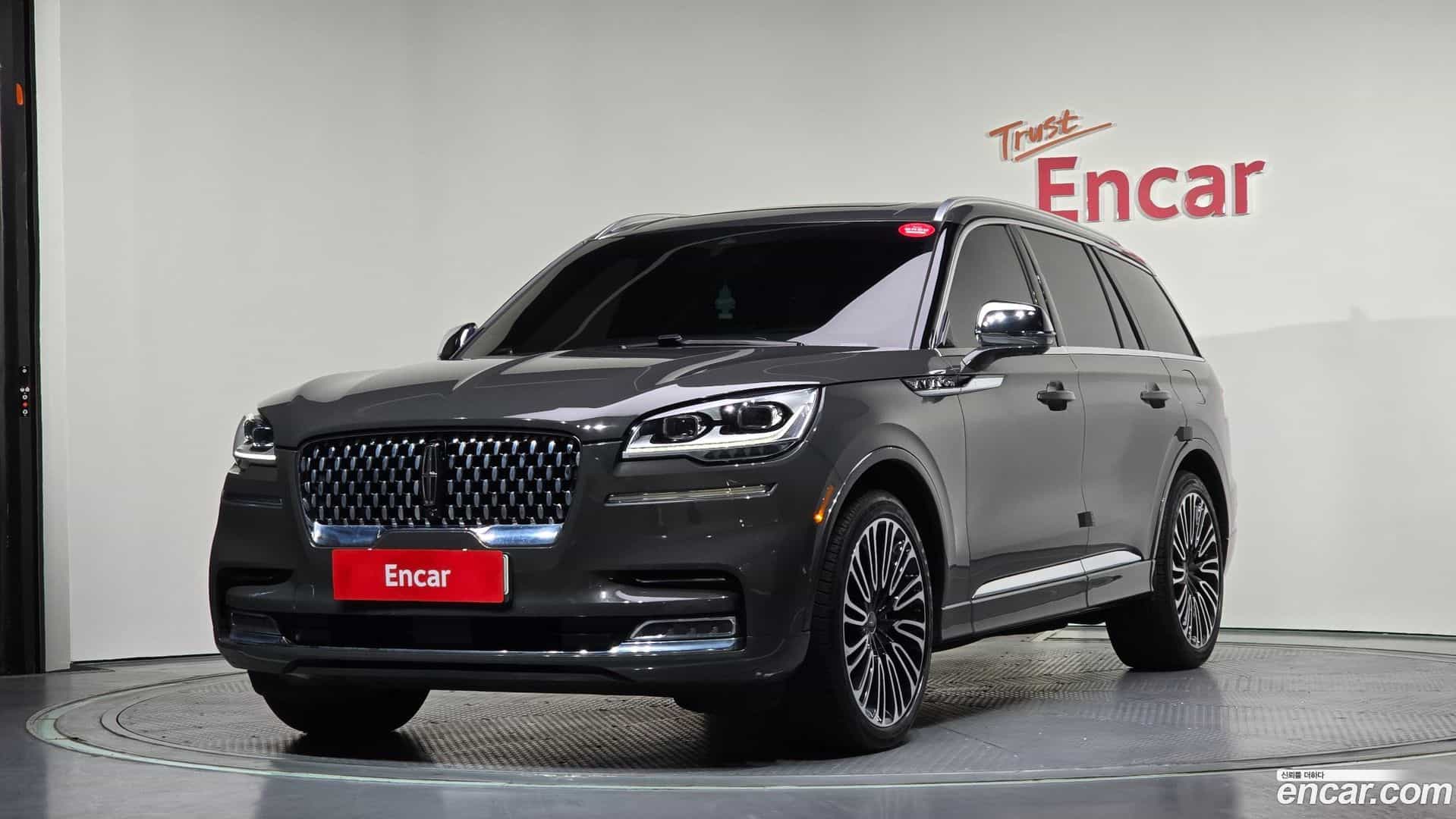 Aviator Lincoln 2020.10-OUTER-001