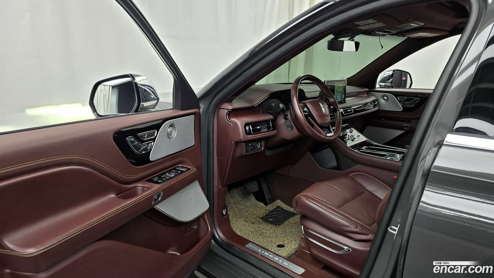 Aviator Lincoln 2020.10-INNER-010