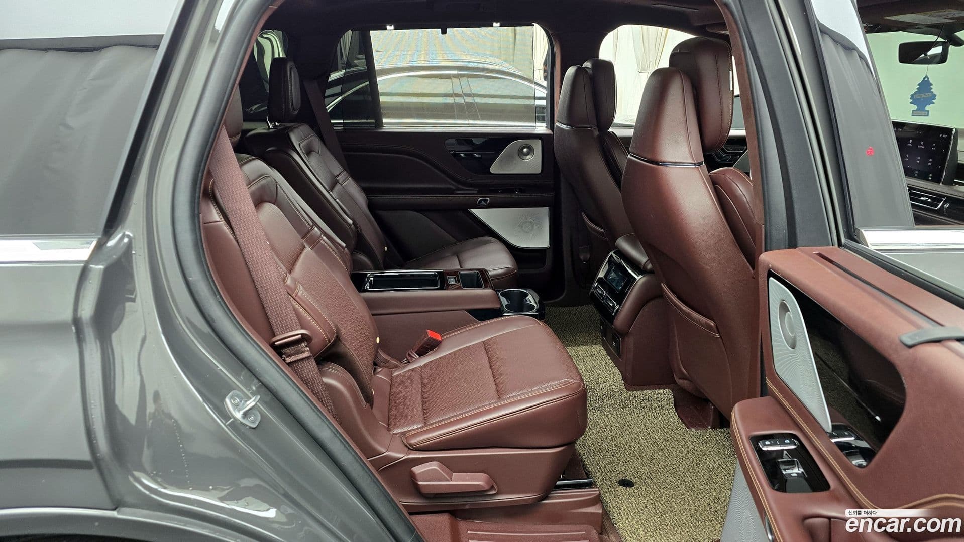 Main__Slider__Photo:Aviator Lincoln 2020.10-11