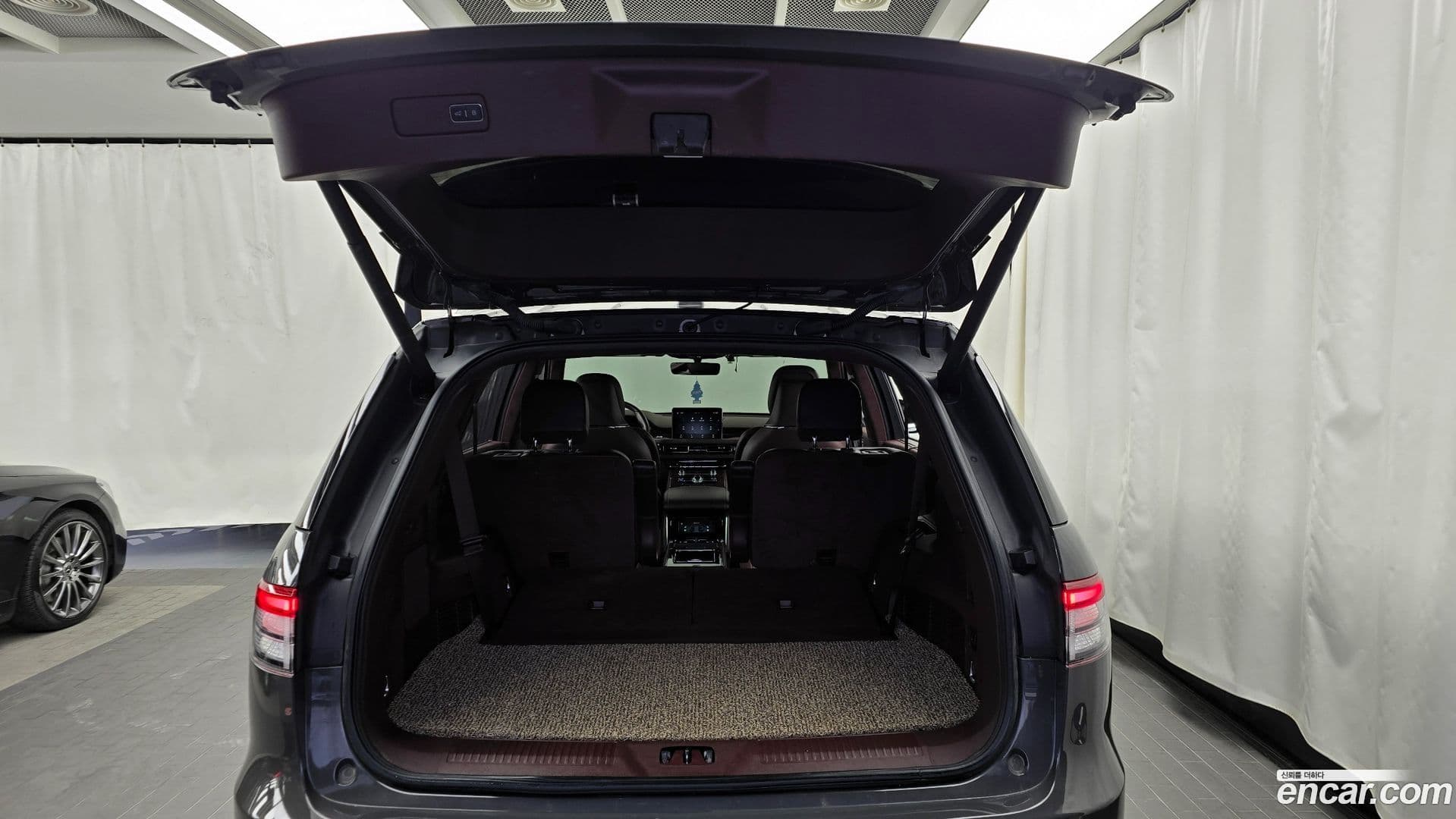 Main__Slider__Photo:Aviator Lincoln 2020.10-19