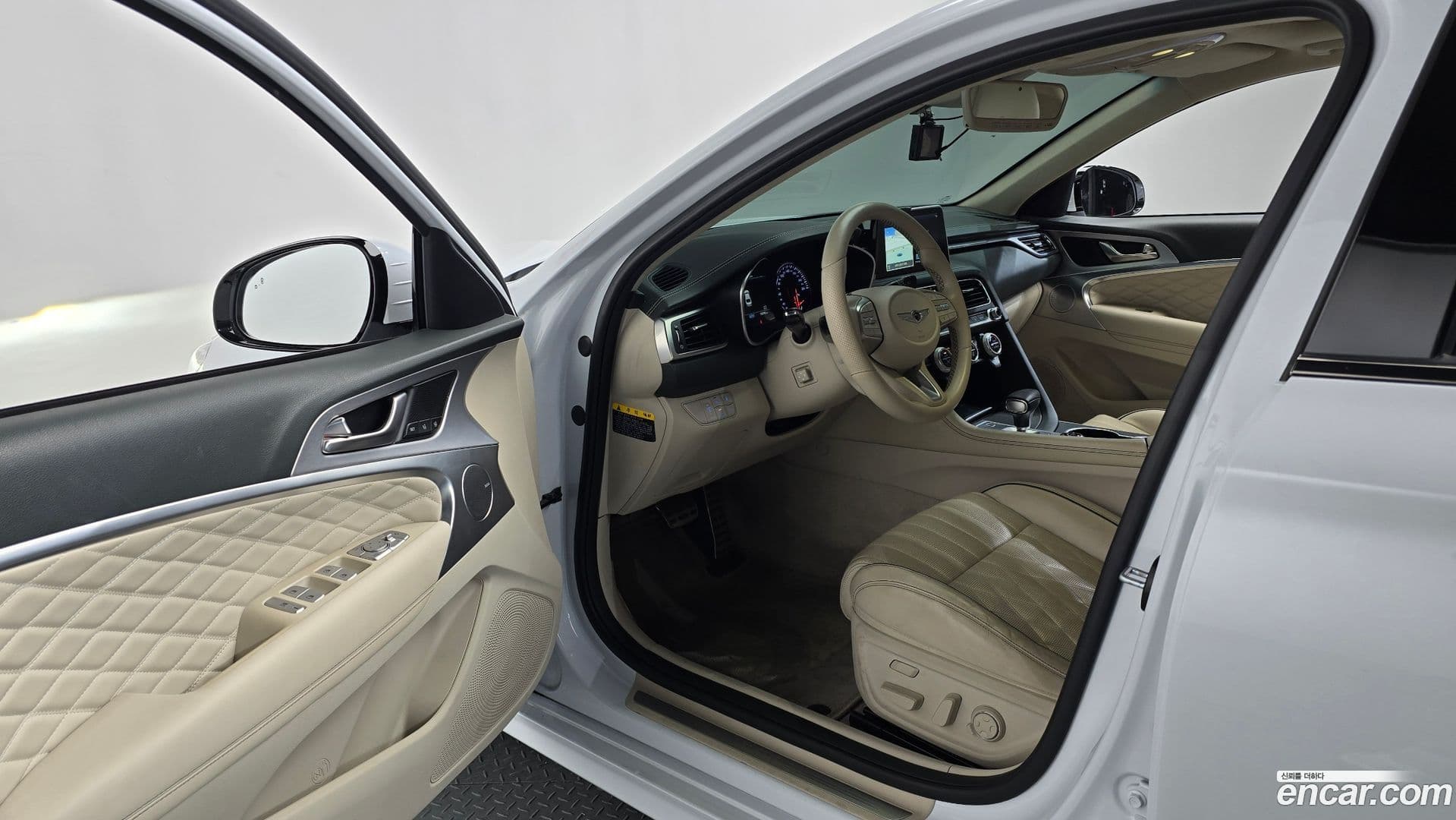 Main__Slider__Photo:G70 Genesis 2017.9-9