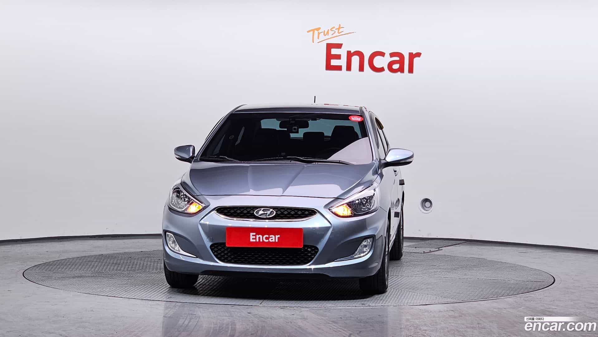 Accent Hyundai 2018.0-OUTER-003