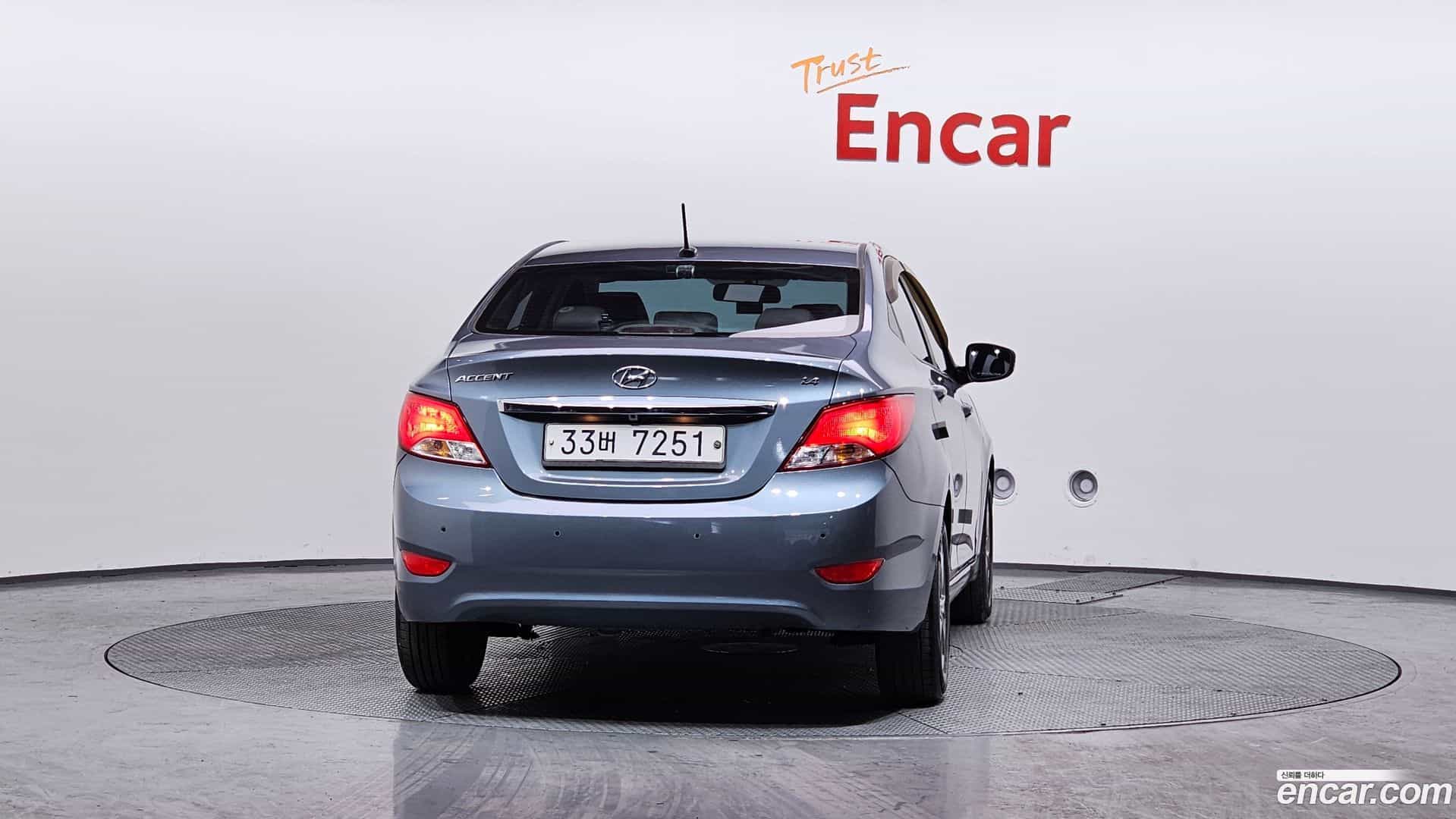 Accent Hyundai 2018.0-OUTER-004