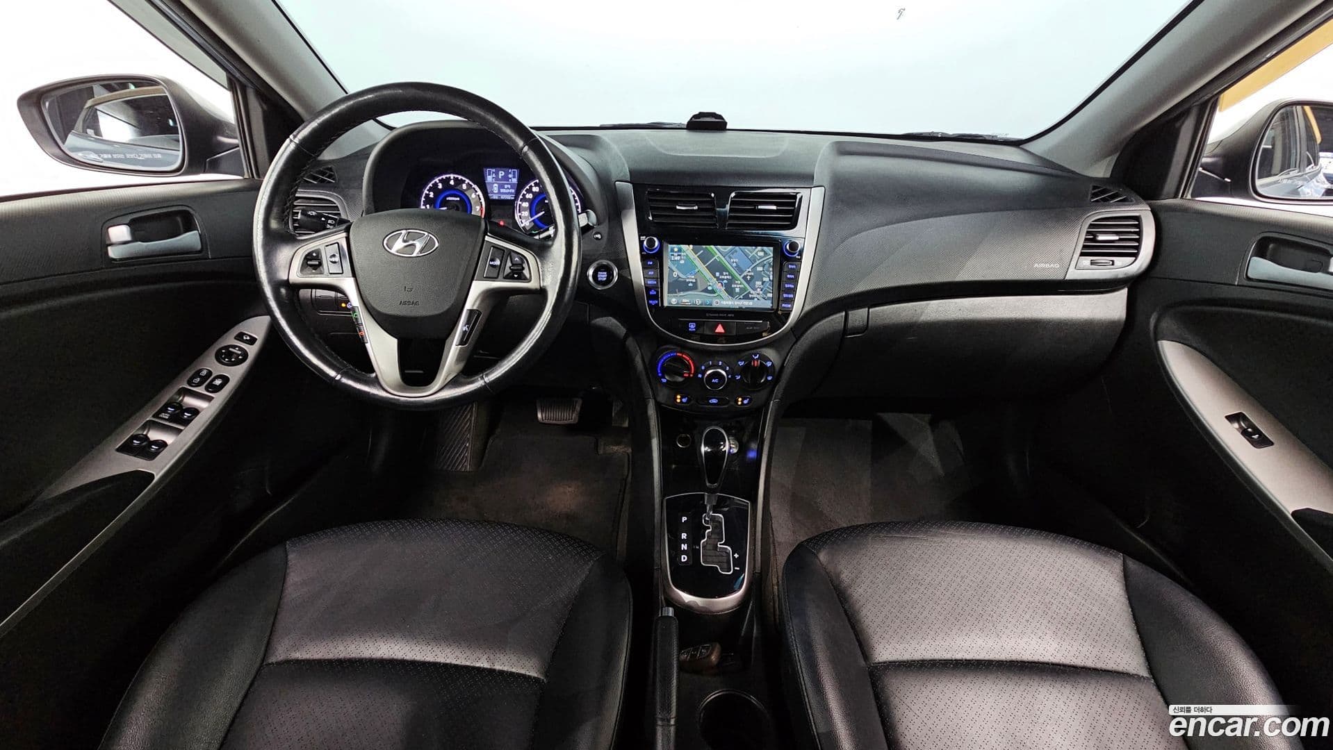 Main__Slider__Photo:Accent Hyundai 2018.0-6