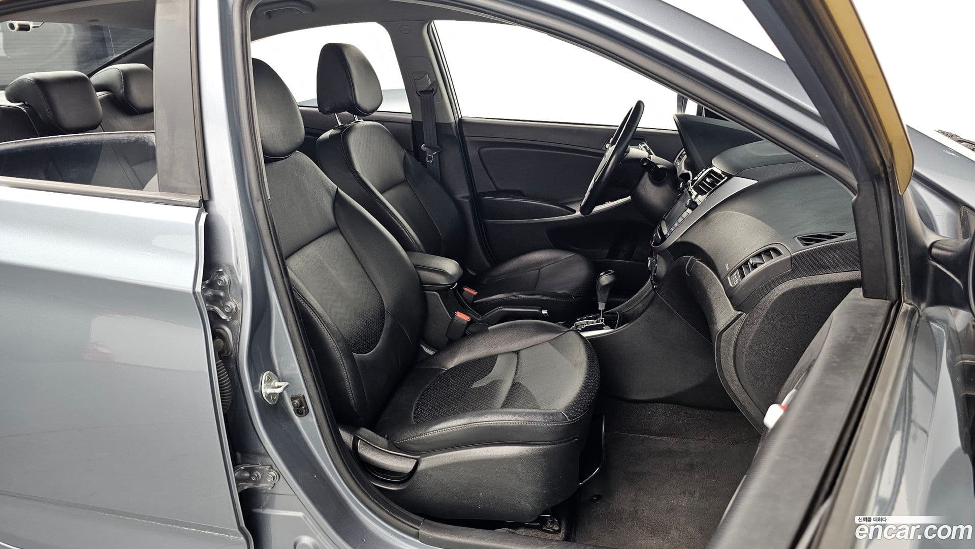 Main__Slider__Photo:Accent Hyundai 2018.0-9