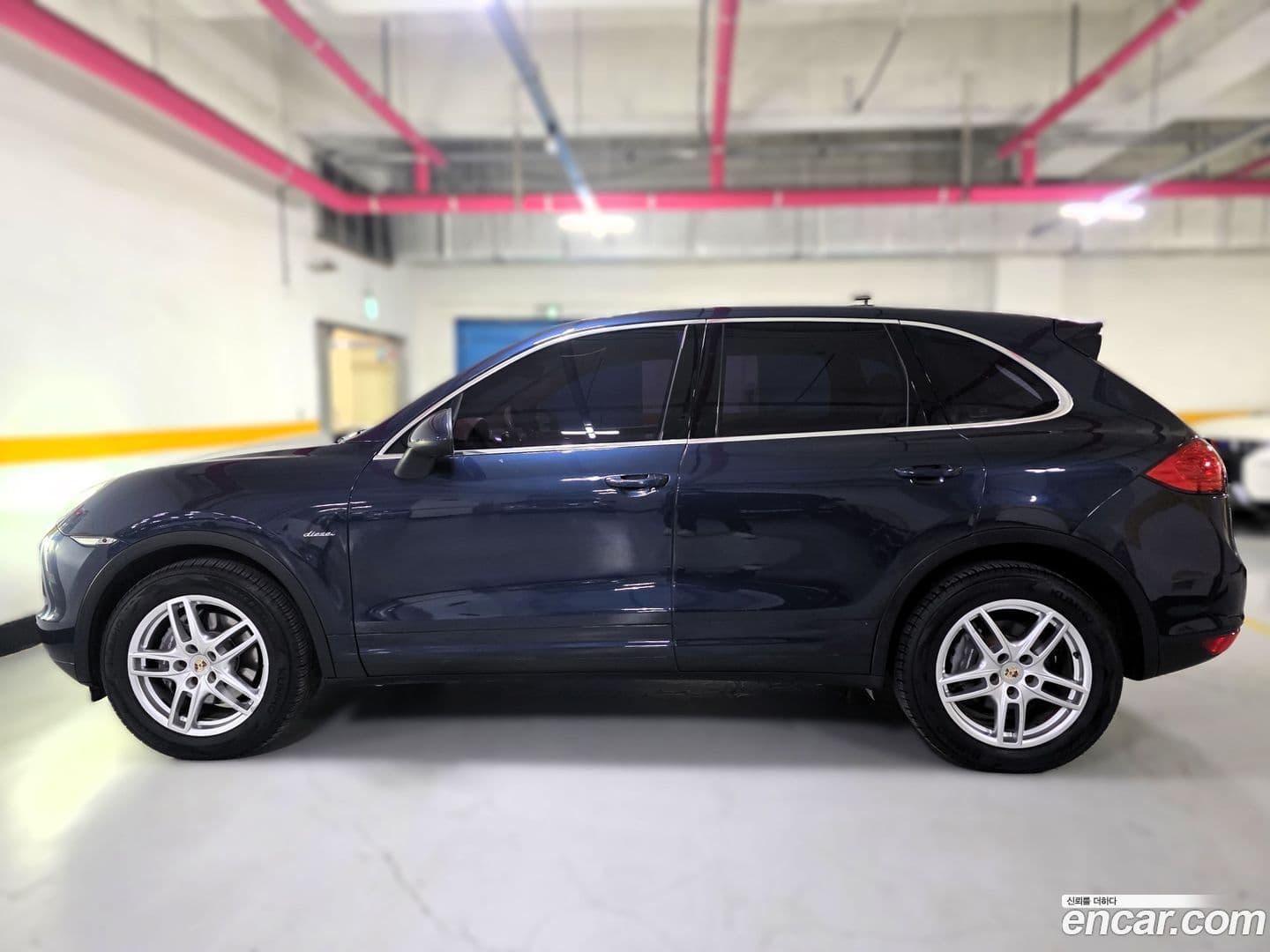 Main__Slider__Photo:Cayenne Porsche 2011.10-2