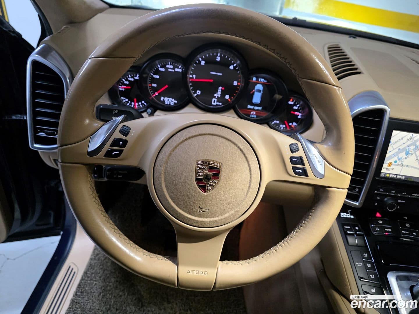 Main__Slider__Photo:Cayenne Porsche 2011.10-7