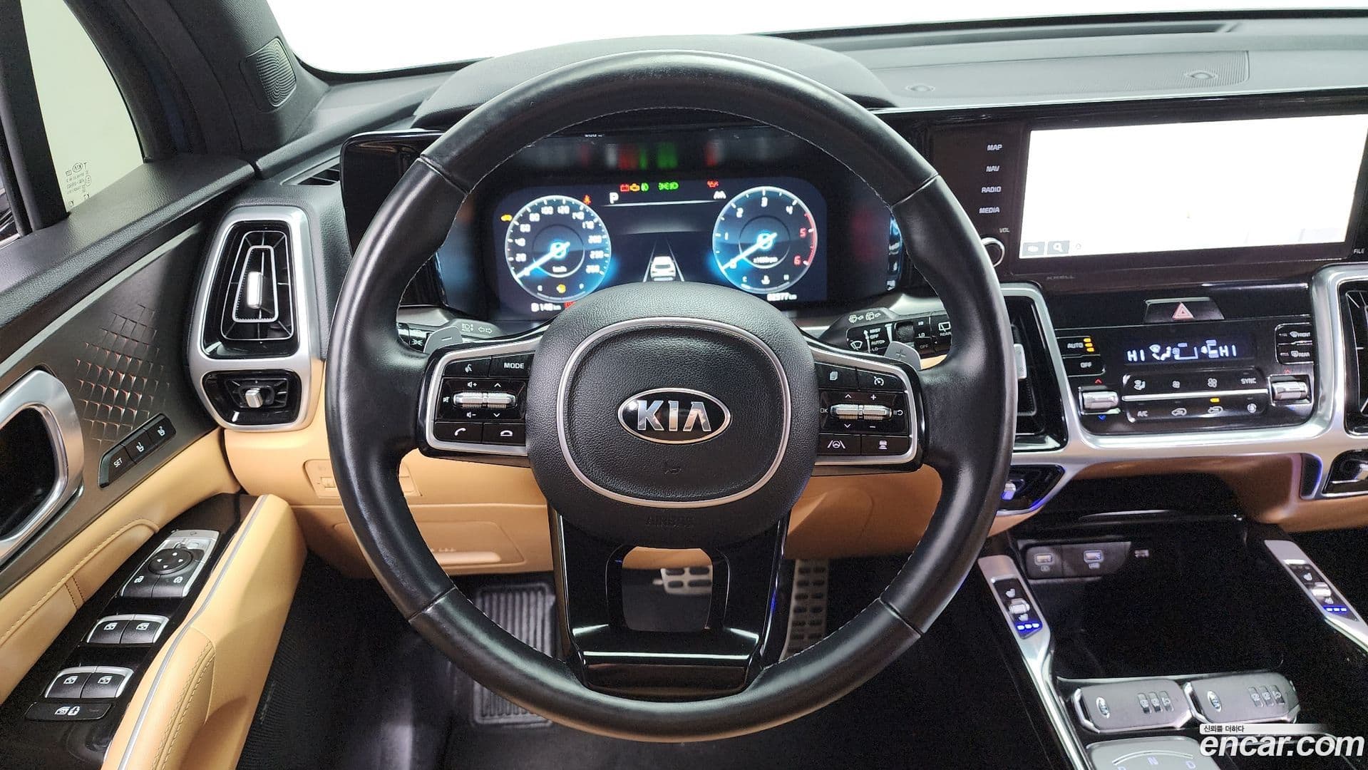 Main__Slider__Photo:Sorento Kia 2020.9-12