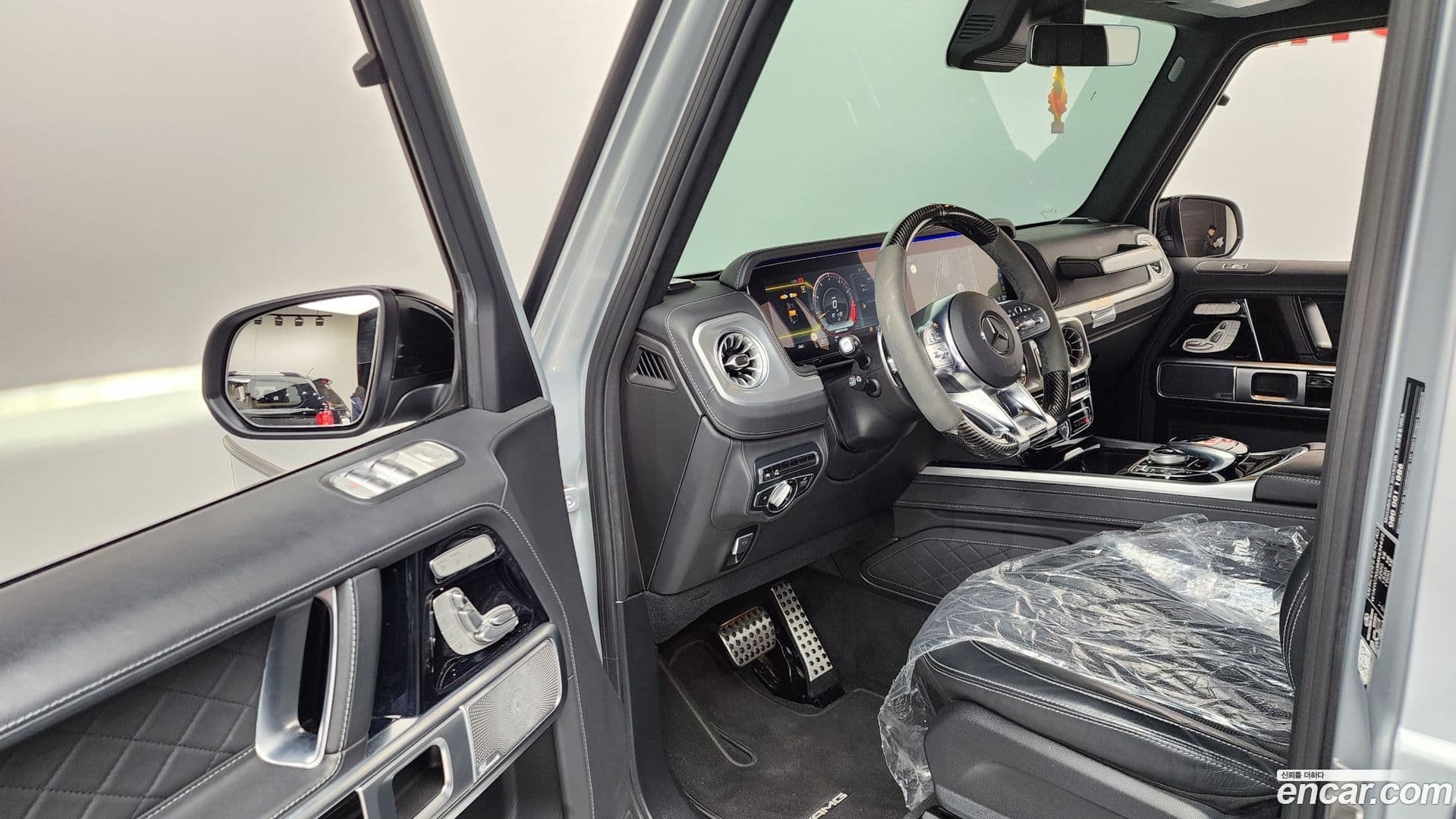 Main__Slider__Photo:G-Class Mercedes-Benz 2021.11-9