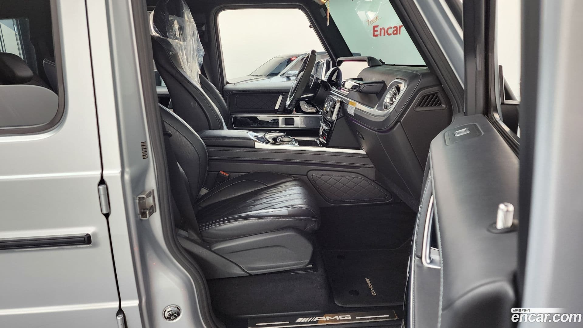 Main__Slider__Photo:G-Class Mercedes-Benz 2021.11-10