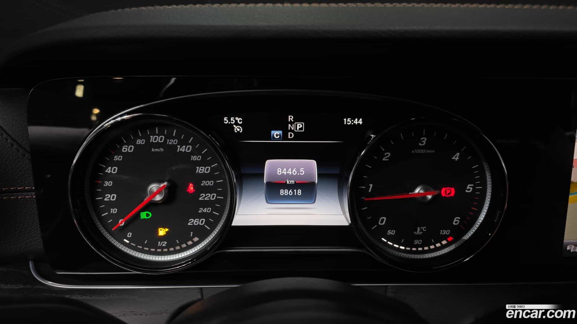 E-Class Mercedes-Benz 2019.2-INNER-008