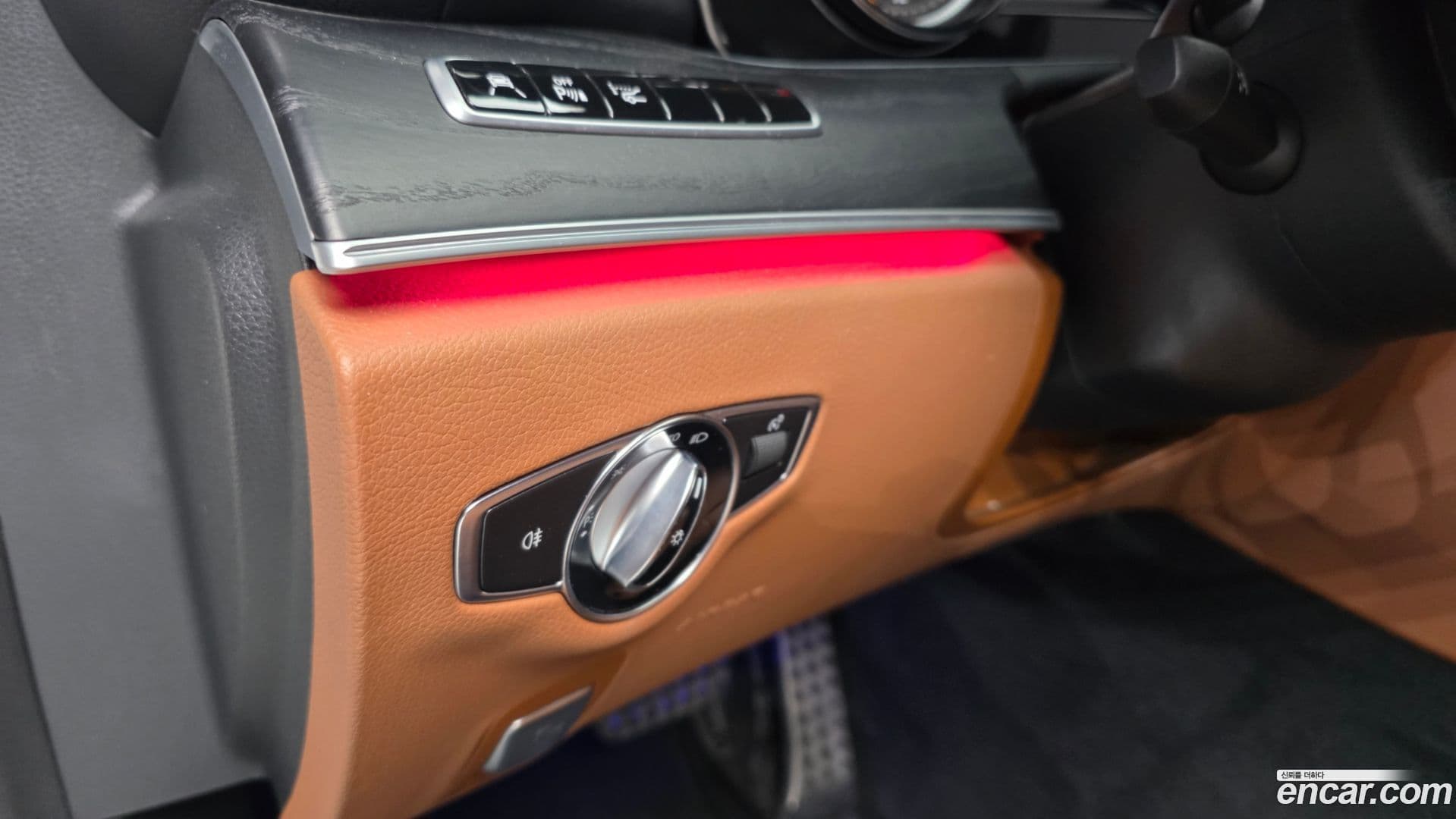 Main__Slider__Photo:E-Class Mercedes-Benz 2019.2-16