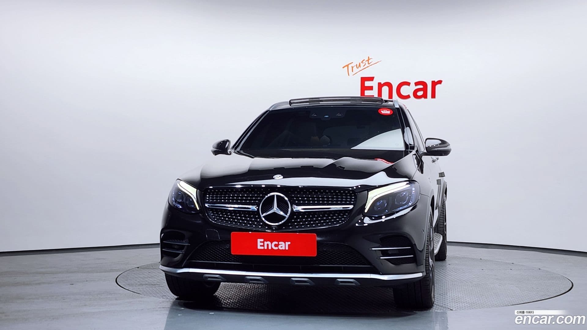 Main__Slider__Photo:GLC-Class Mercedes-Benz 2017.5-2