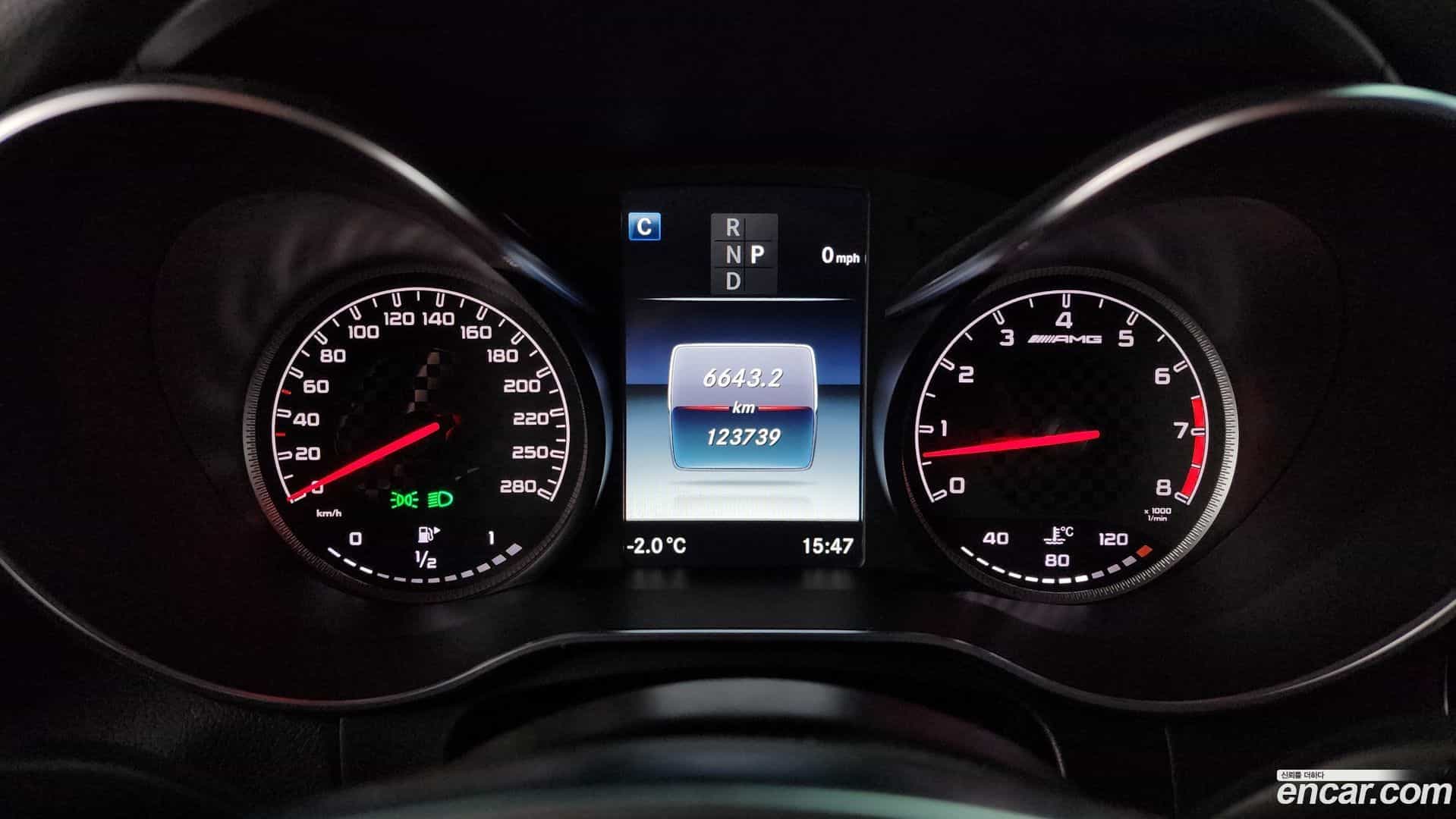 GLC-Class Mercedes-Benz 2017.5-INNER-008