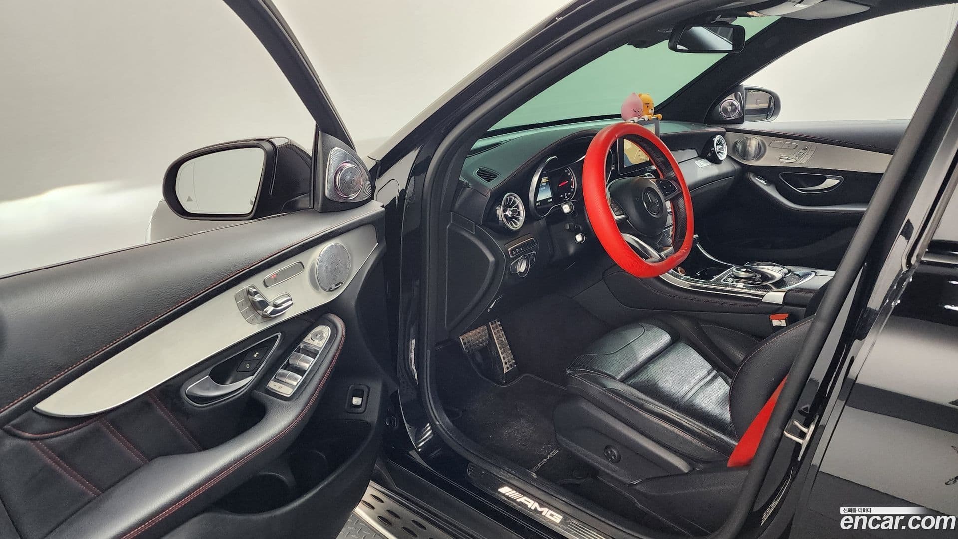 Main__Slider__Photo:GLC-Class Mercedes-Benz 2017.5-9