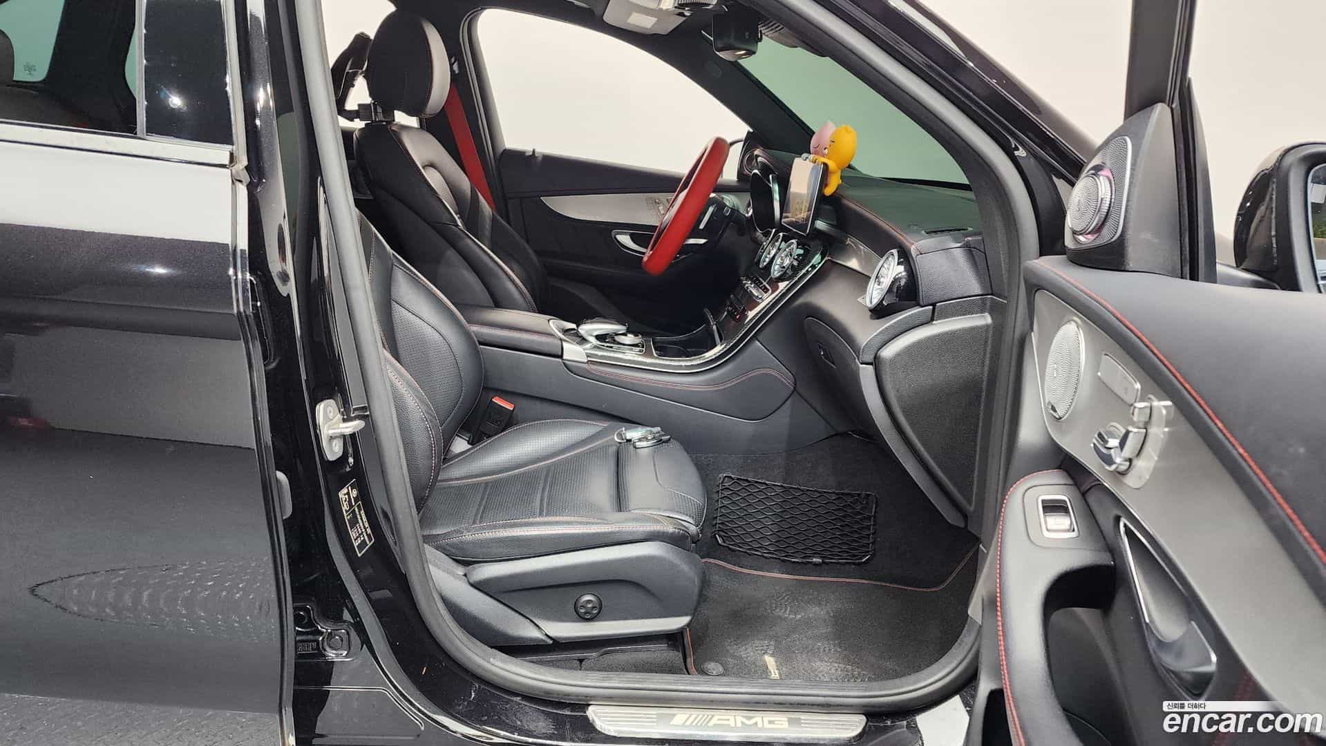 GLC-Class Mercedes-Benz 2017.5-OPTION-015