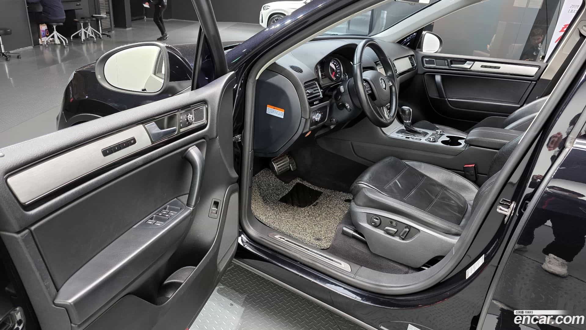 Touareg Volkswagen 2013.9-OPTION-015