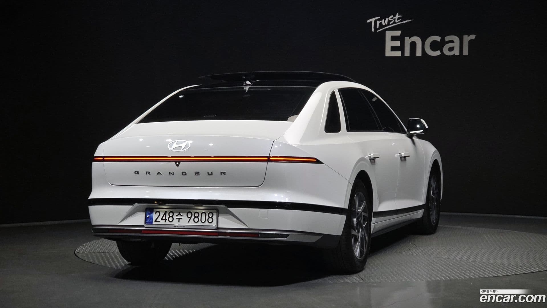 Main__Slider__Photo:Grandeur Hyundai 2023.7-1