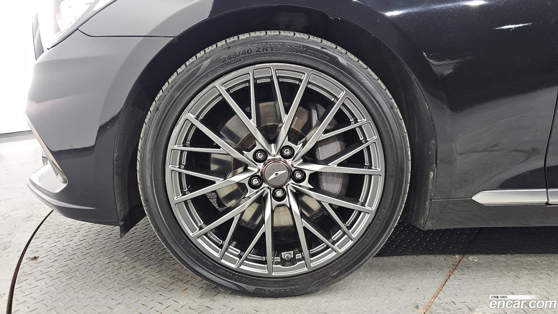 Main__Slider__Photo:Genesis Hyundai 2015.11-4