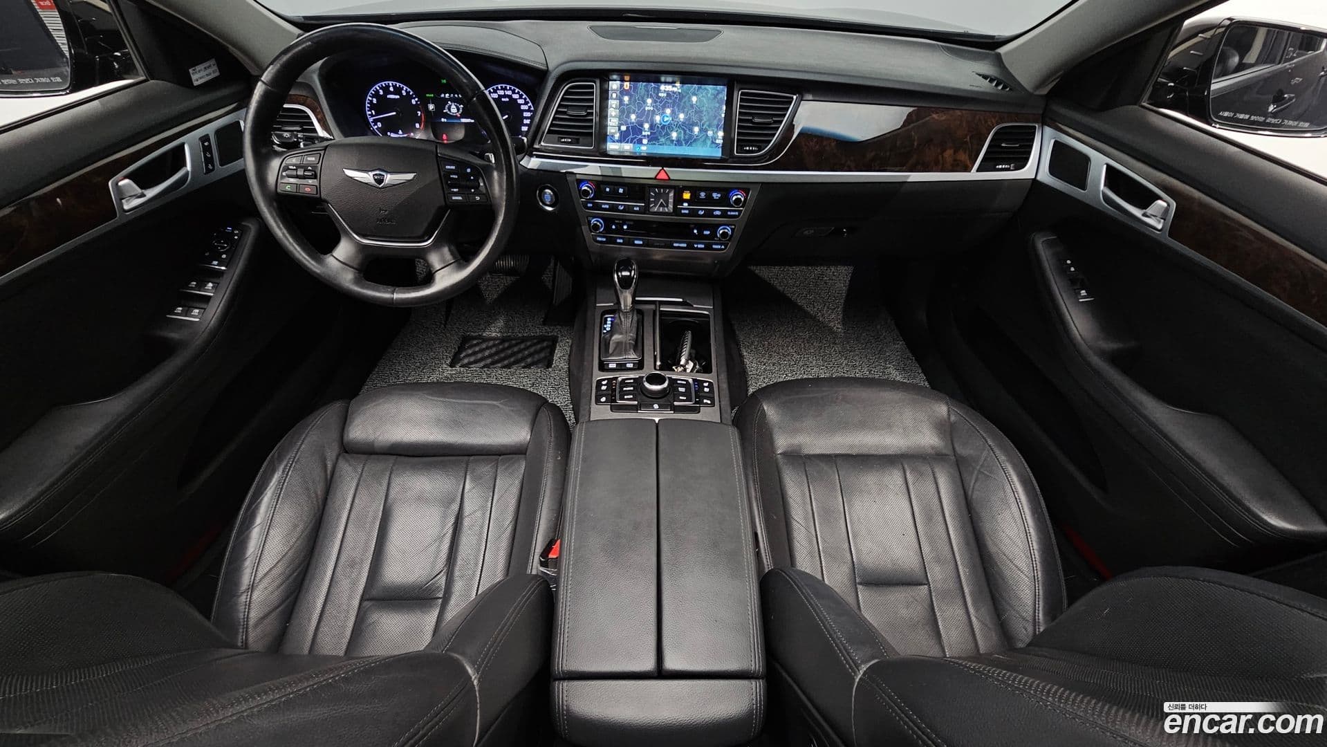 Main__Slider__Photo:Genesis Hyundai 2015.11-6