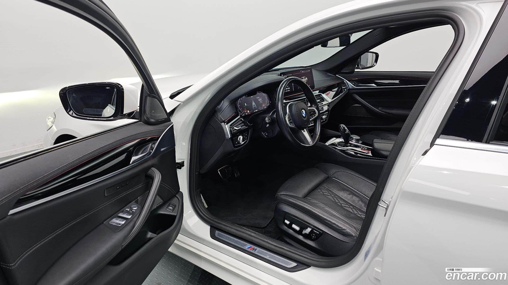 Main__Slider__Photo:5-Series BMW 2022.9-10