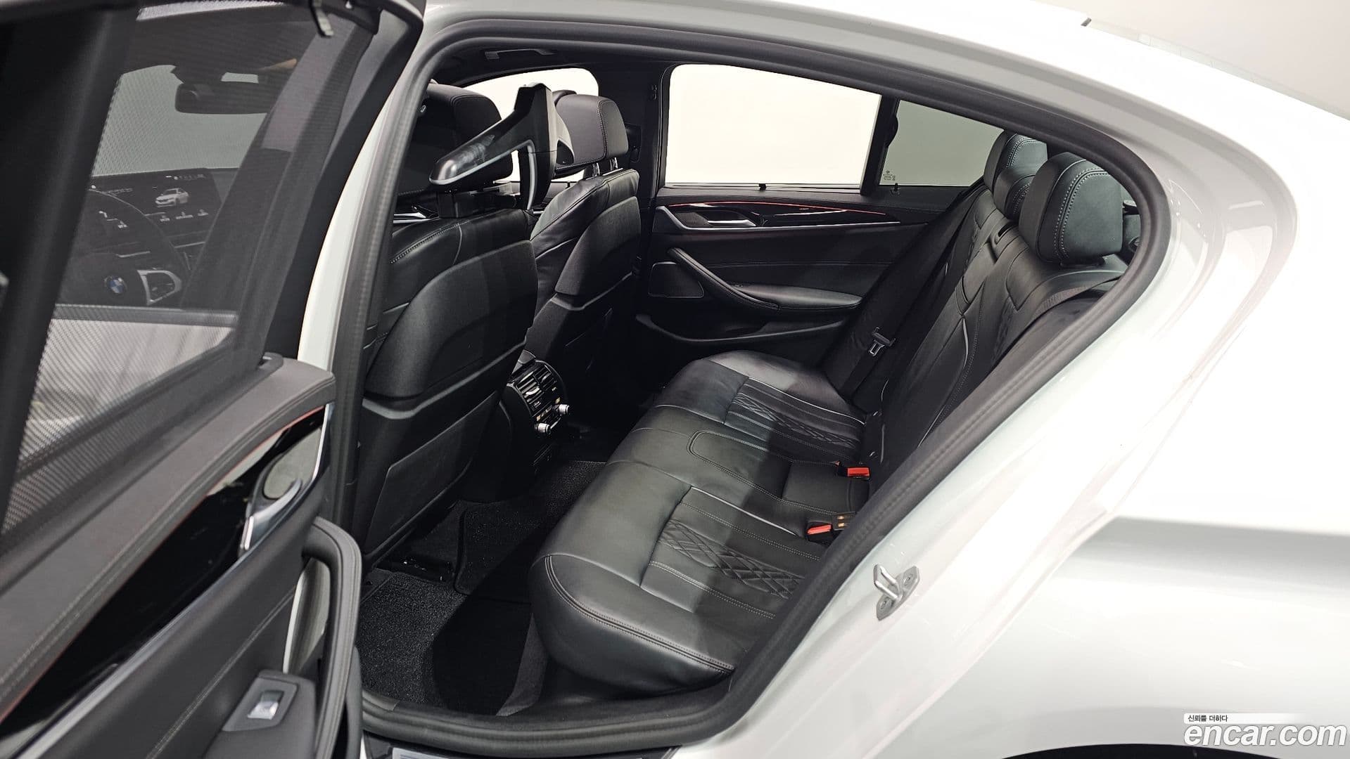 Main__Slider__Photo:5-Series BMW 2022.9-15