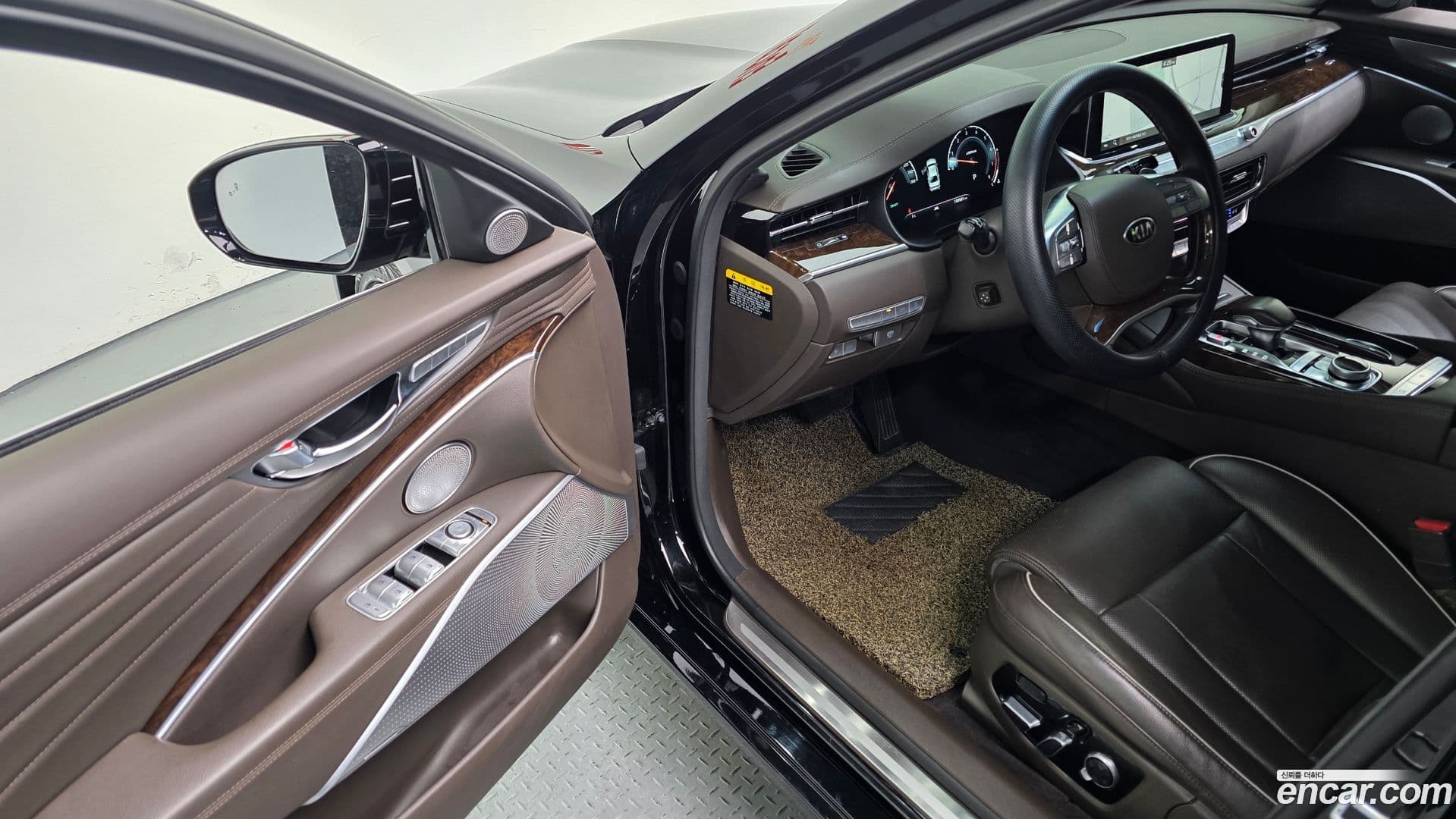 Main__Slider__Photo:K9 Kia 2019.2-11