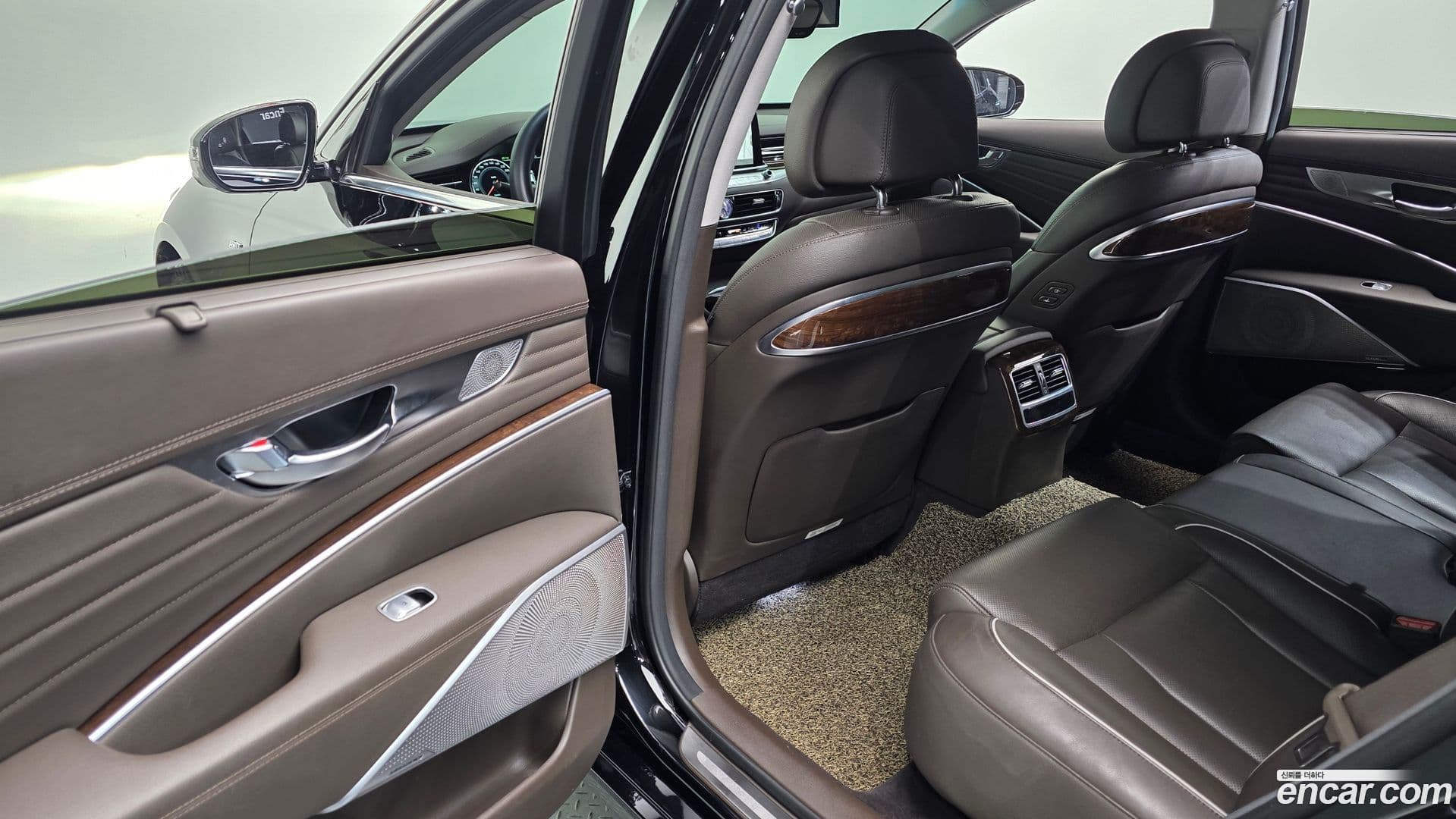 Main__Slider__Photo:K9 Kia 2019.2-16