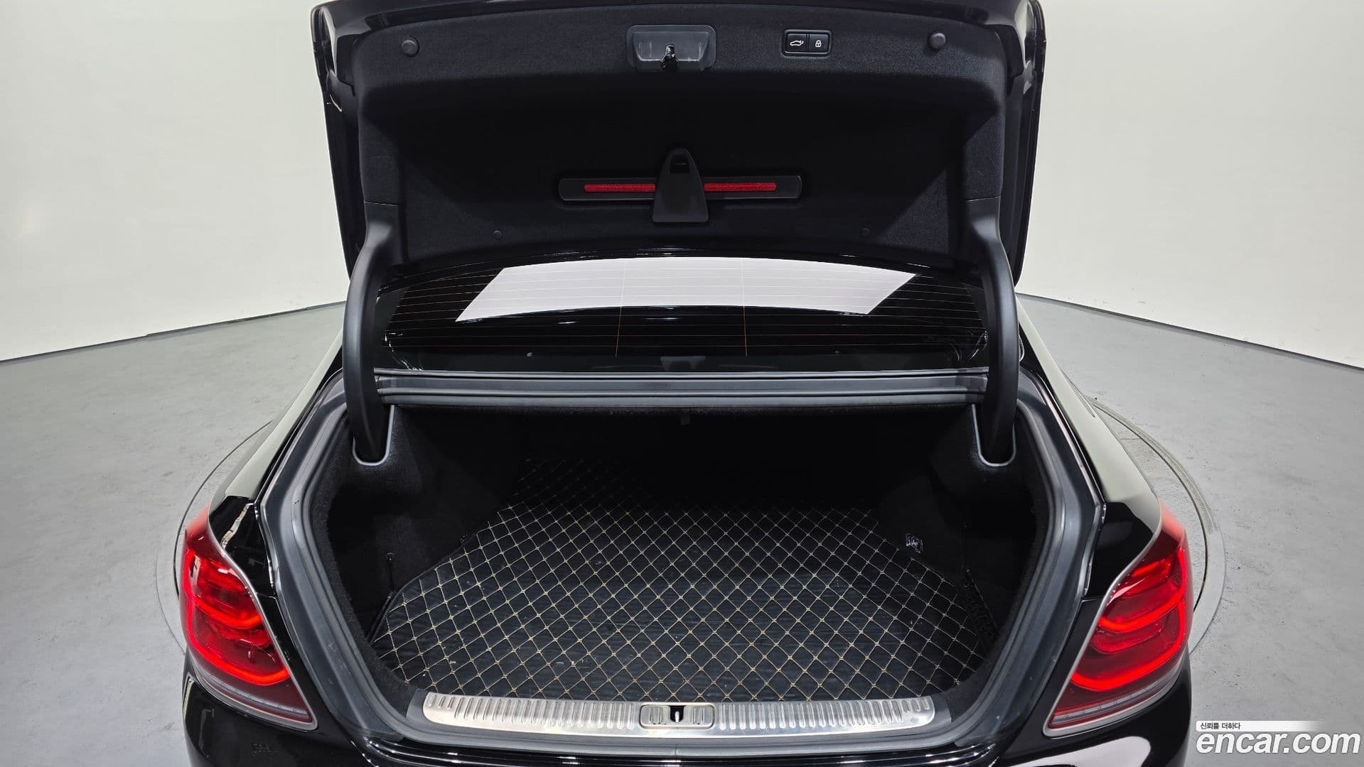 Main__Slider__Photo:K9 Kia 2019.2-19