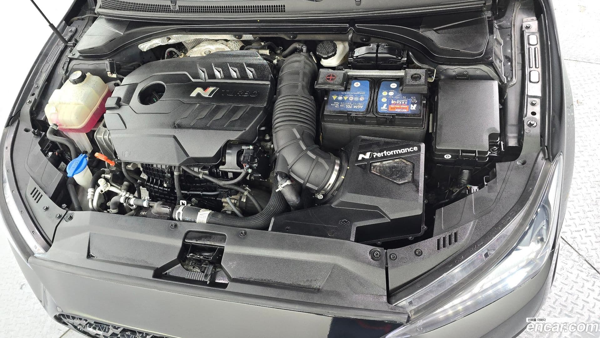 Main__Slider__Photo:Veloster Hyundai 2021.5-5