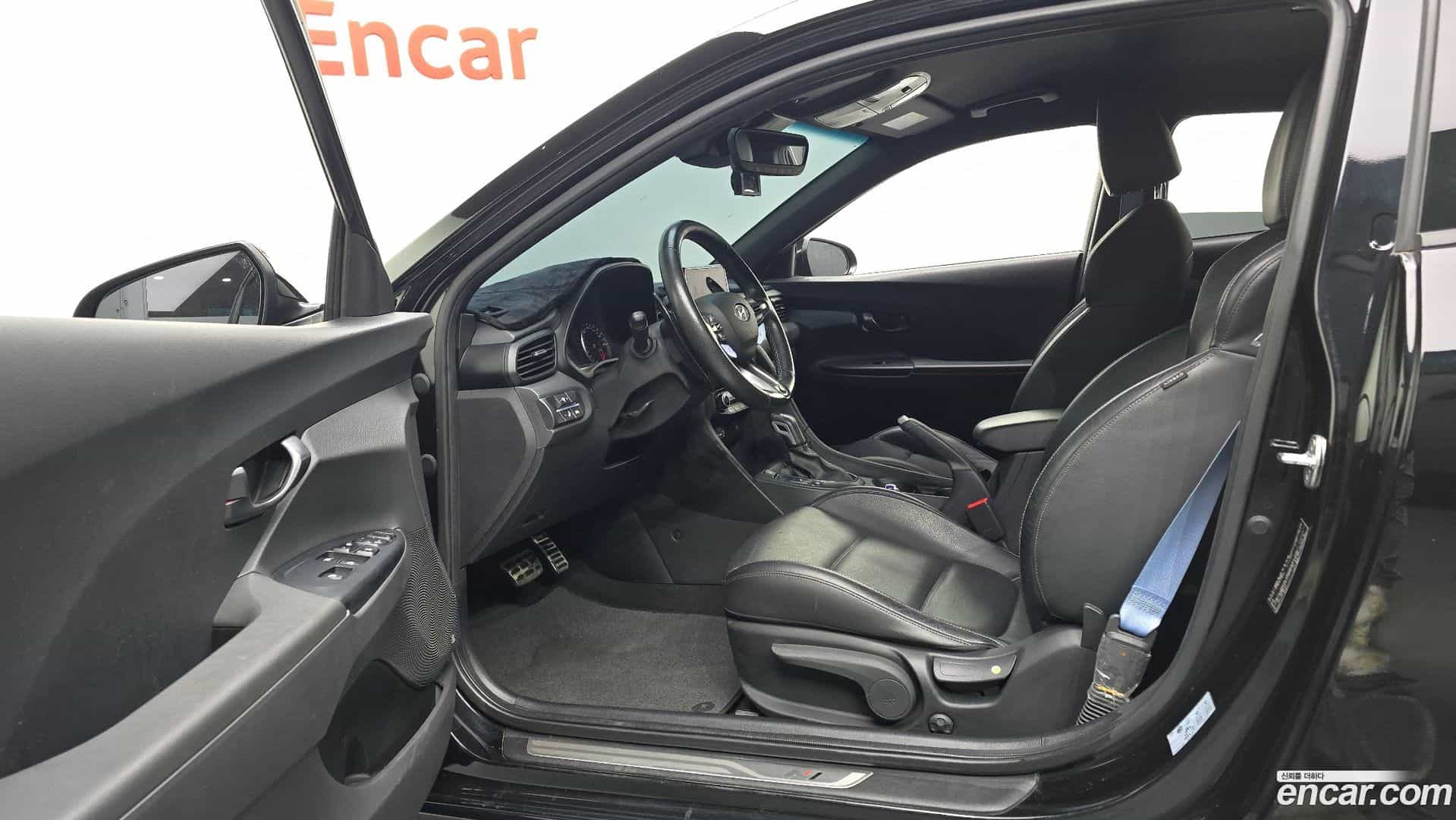 Veloster Hyundai 2021.5-INNER-010