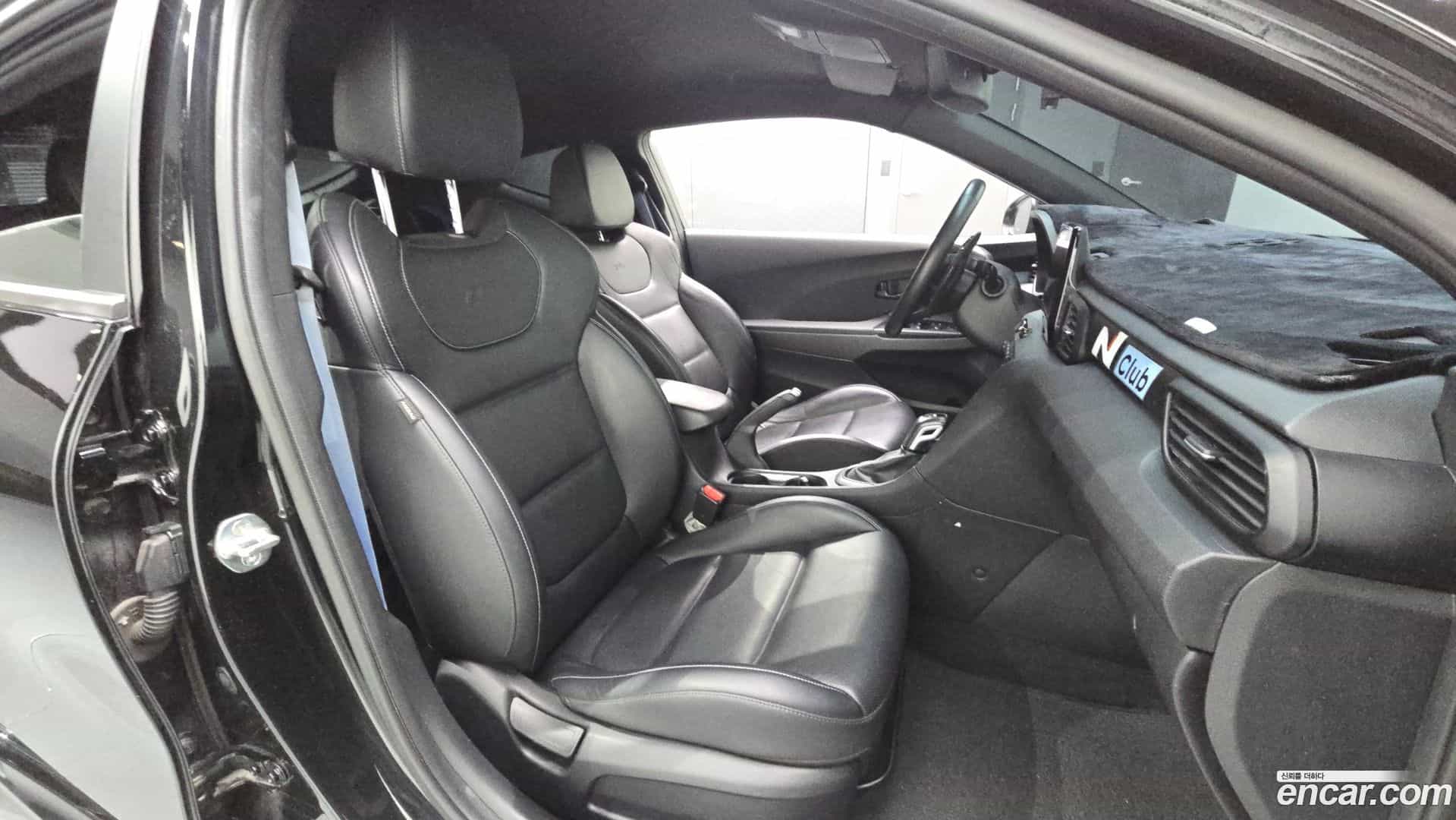 Veloster Hyundai 2021.5-OPTION-015