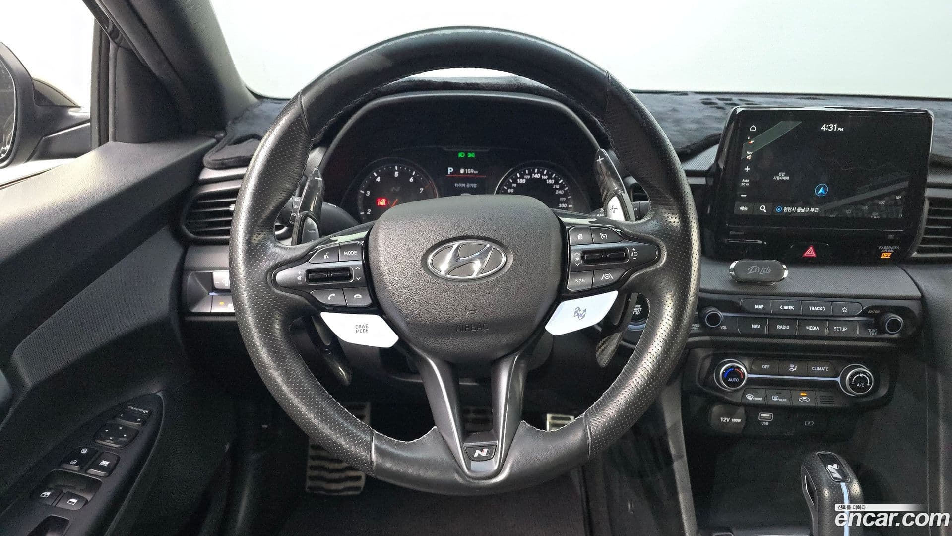 Main__Slider__Photo:Veloster Hyundai 2021.5-12