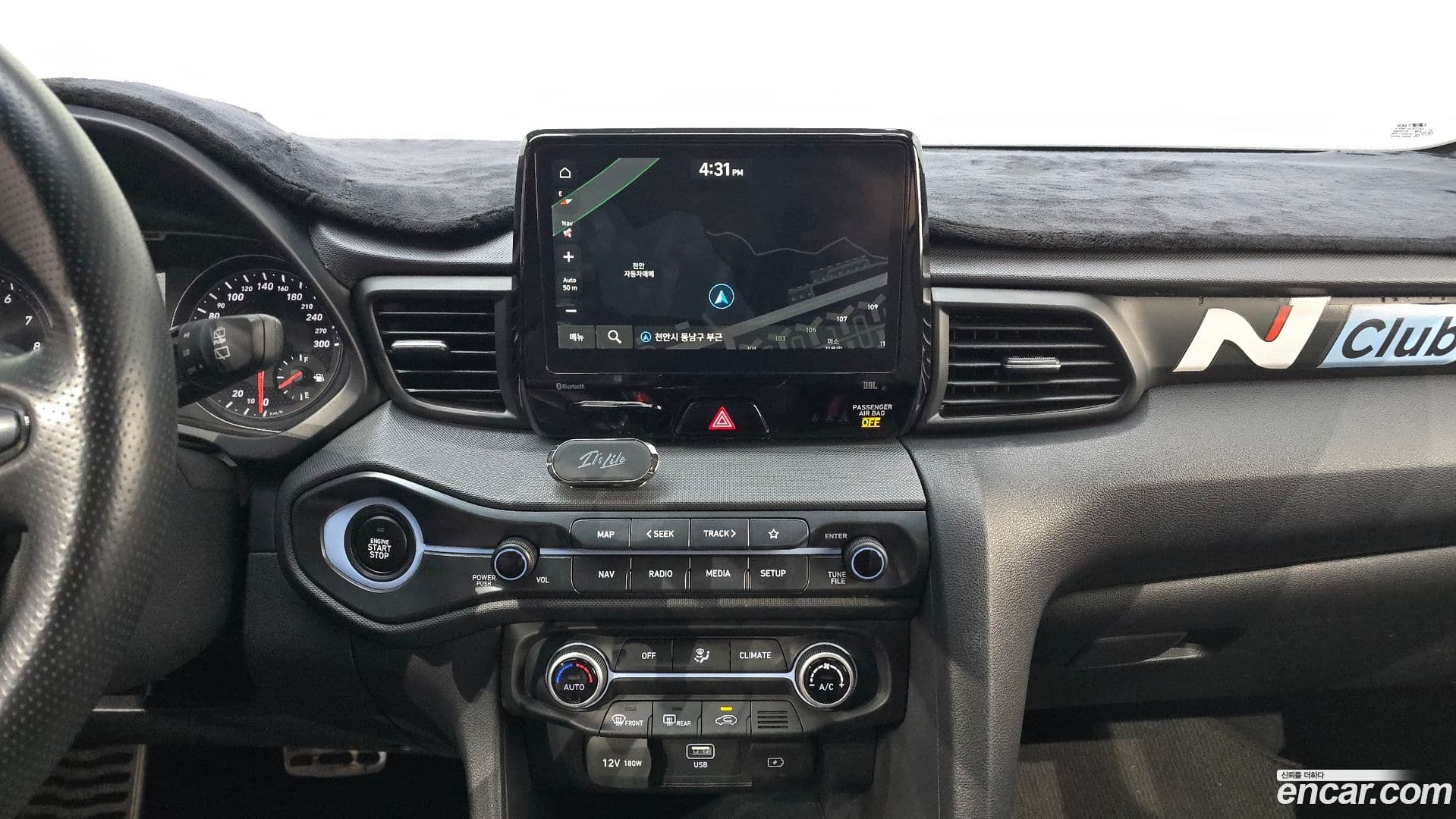 Main__Slider__Photo:Veloster Hyundai 2021.5-13