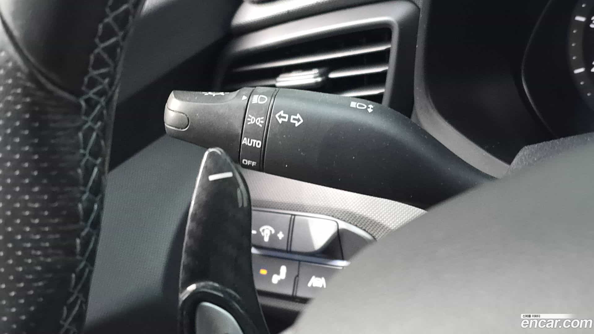 Veloster Hyundai 2021.5-OPTION-023