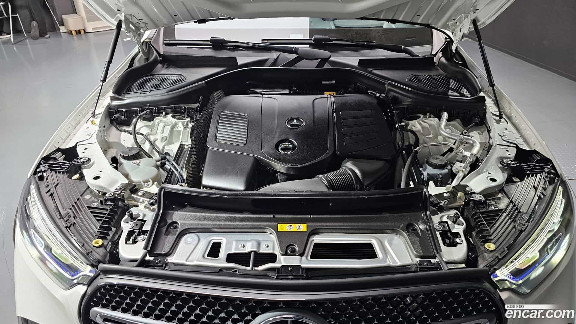 GLC-Class Mercedes-Benz 2025.4-INNER-006