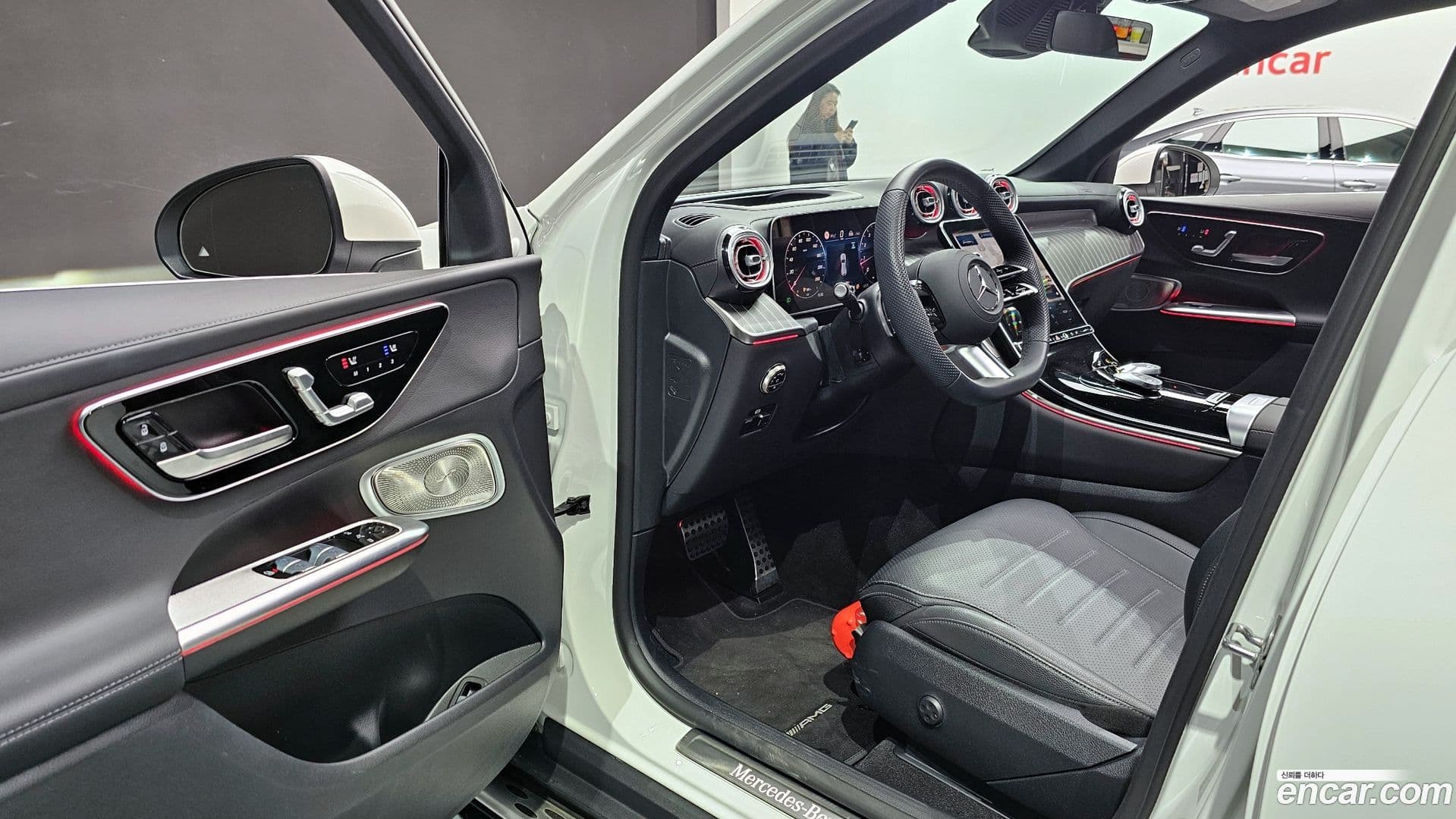 Main__Slider__Photo:GLC-Class Mercedes-Benz 2025.4-10