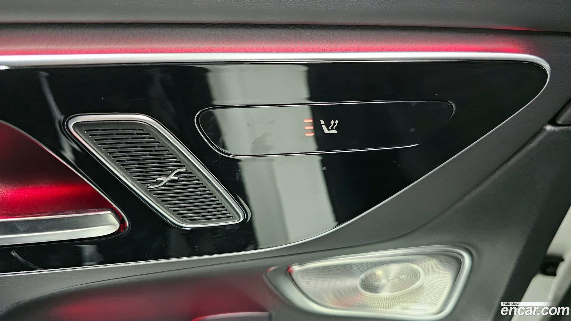 Main__Slider__Photo:GLC-Class Mercedes-Benz 2025.4-16