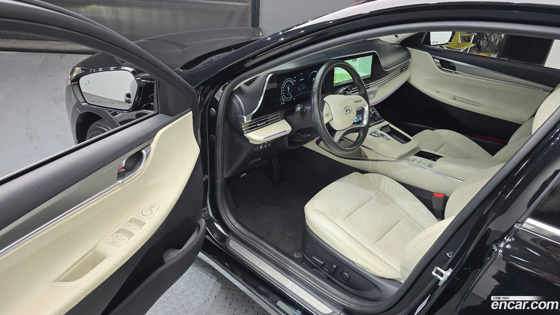 Main__Slider__Photo:Grandeur Hyundai 2022.2-9