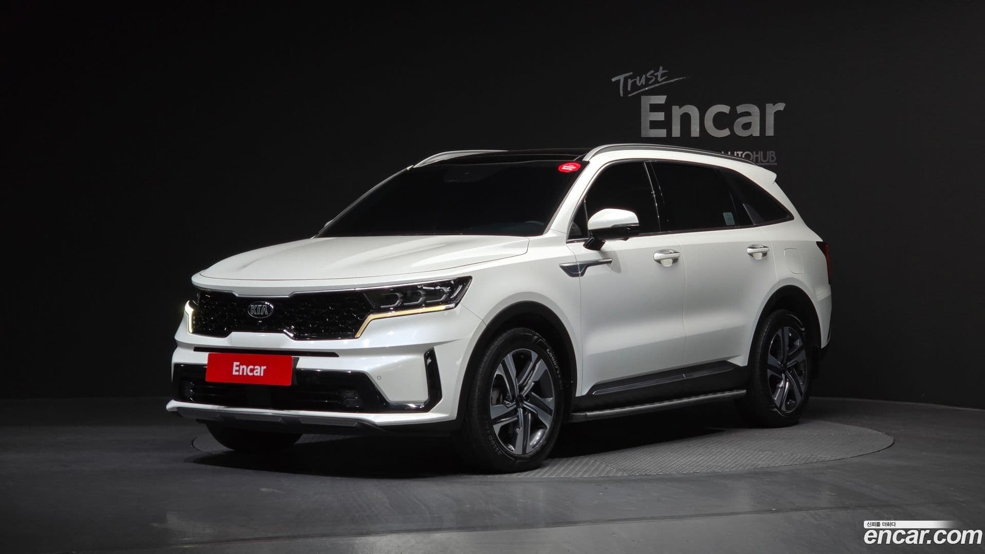 Main__Slider__Photo:Sorento Kia 2020.3-0