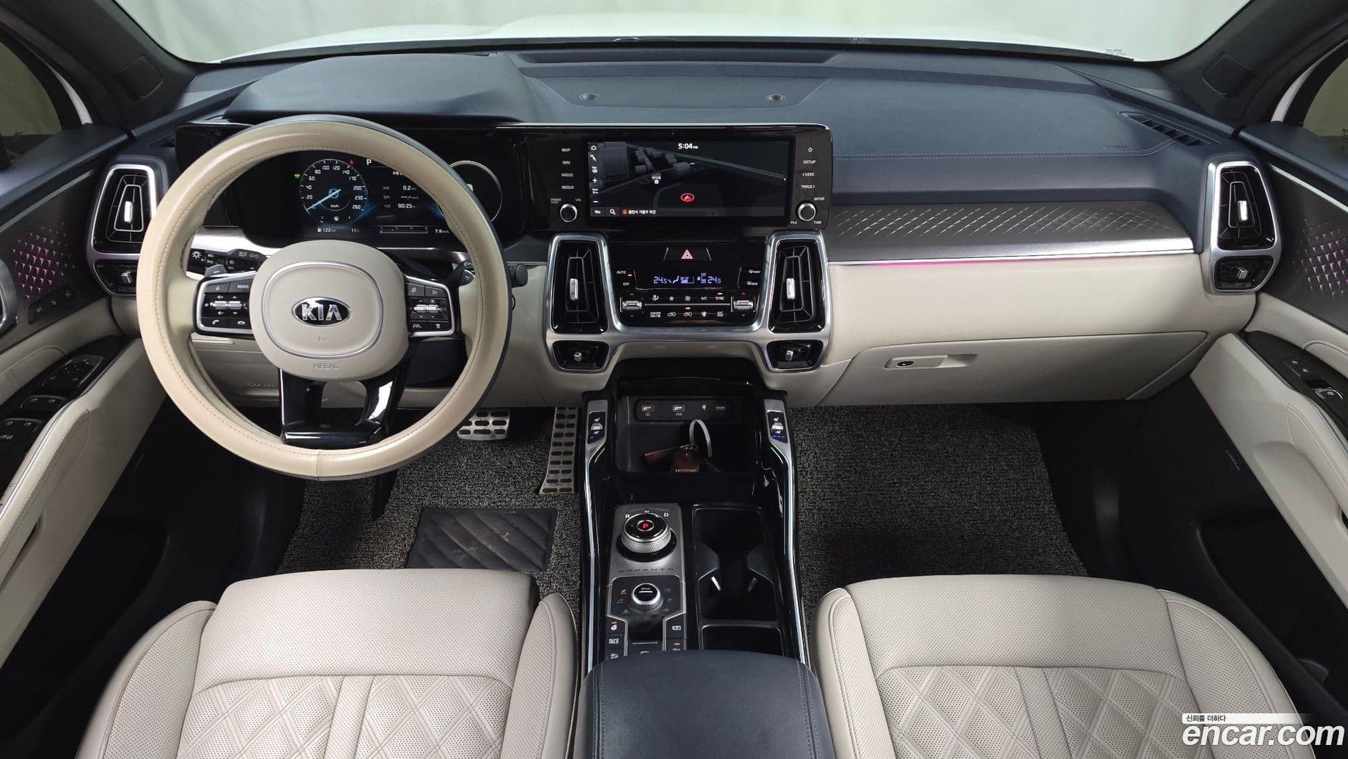 Main__Slider__Photo:Sorento Kia 2020.3-6