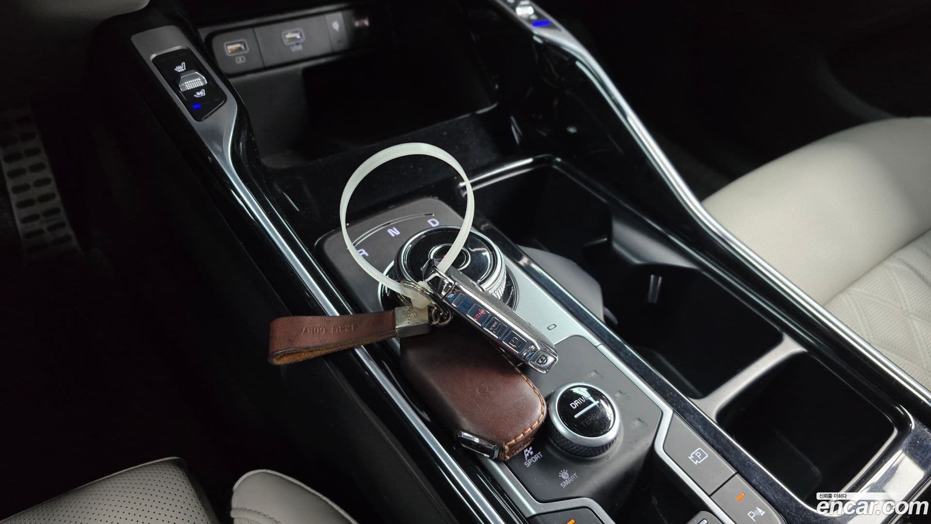 Main__Slider__Photo:Sorento Kia 2020.3-8