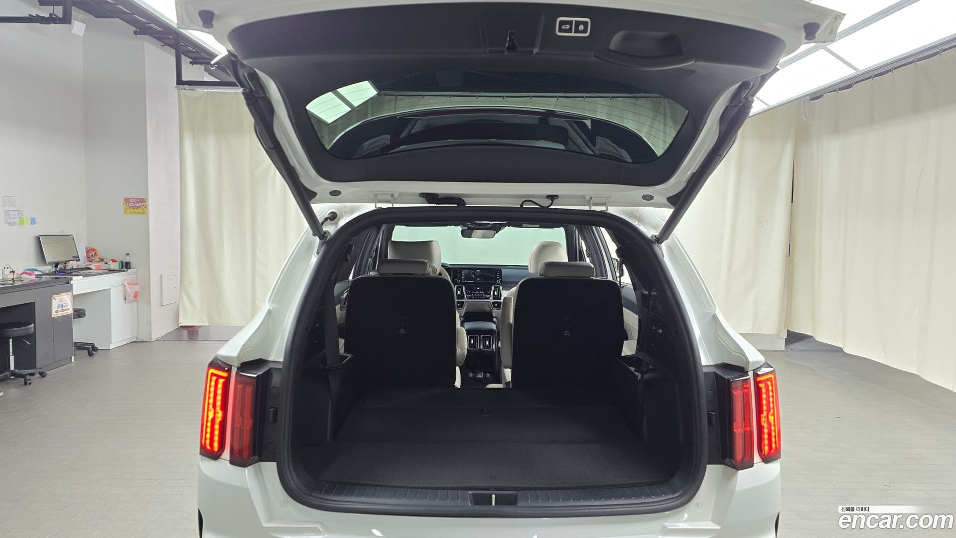 Main__Slider__Photo:Sorento Kia 2020.3-19