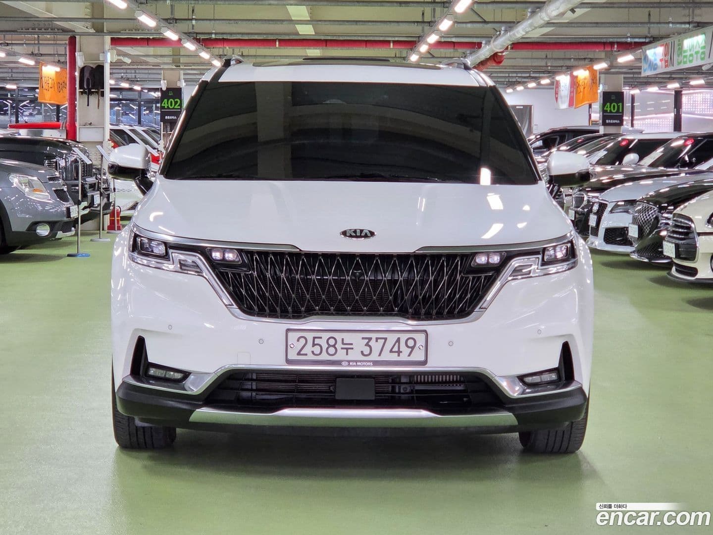 Main__Slider__Photo:Canival Kia 2020.7-3