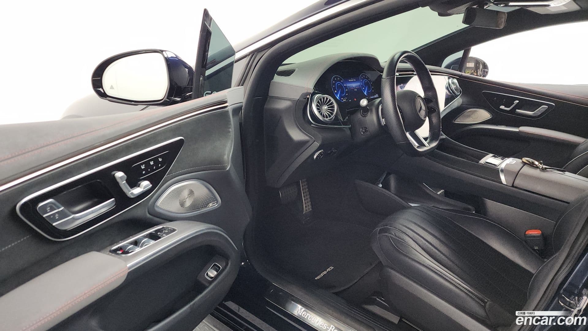 Main__Slider__Photo:EQS Mercedes-Benz 2021.11-9