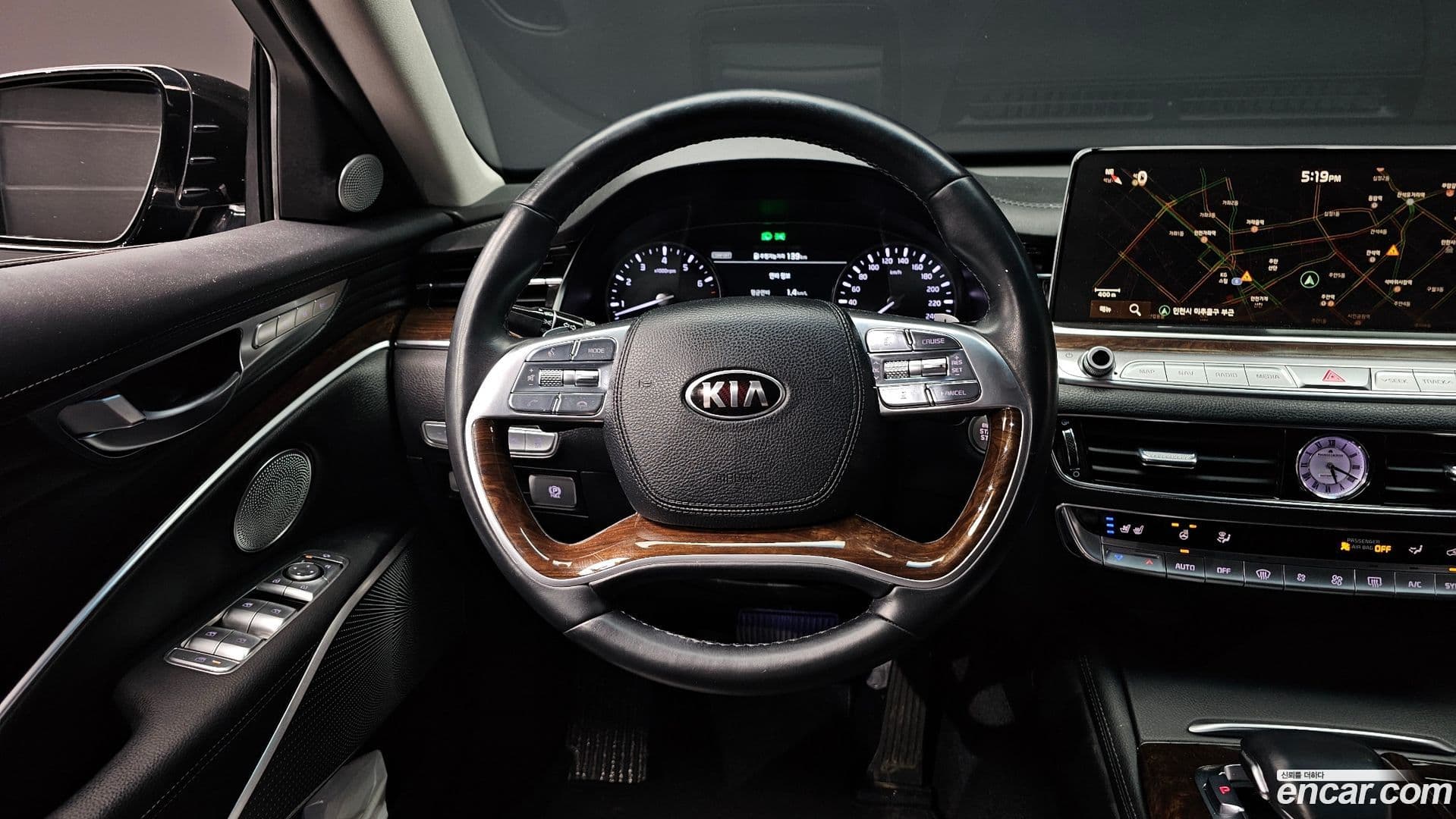 Main__Slider__Photo:K9 Kia 2019.7-12