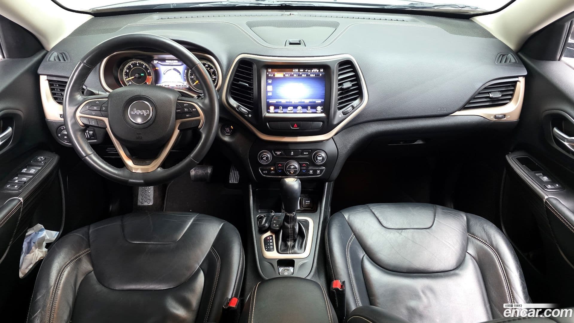 Main__Slider__Photo:Cherokee Jeep 2014.11-6